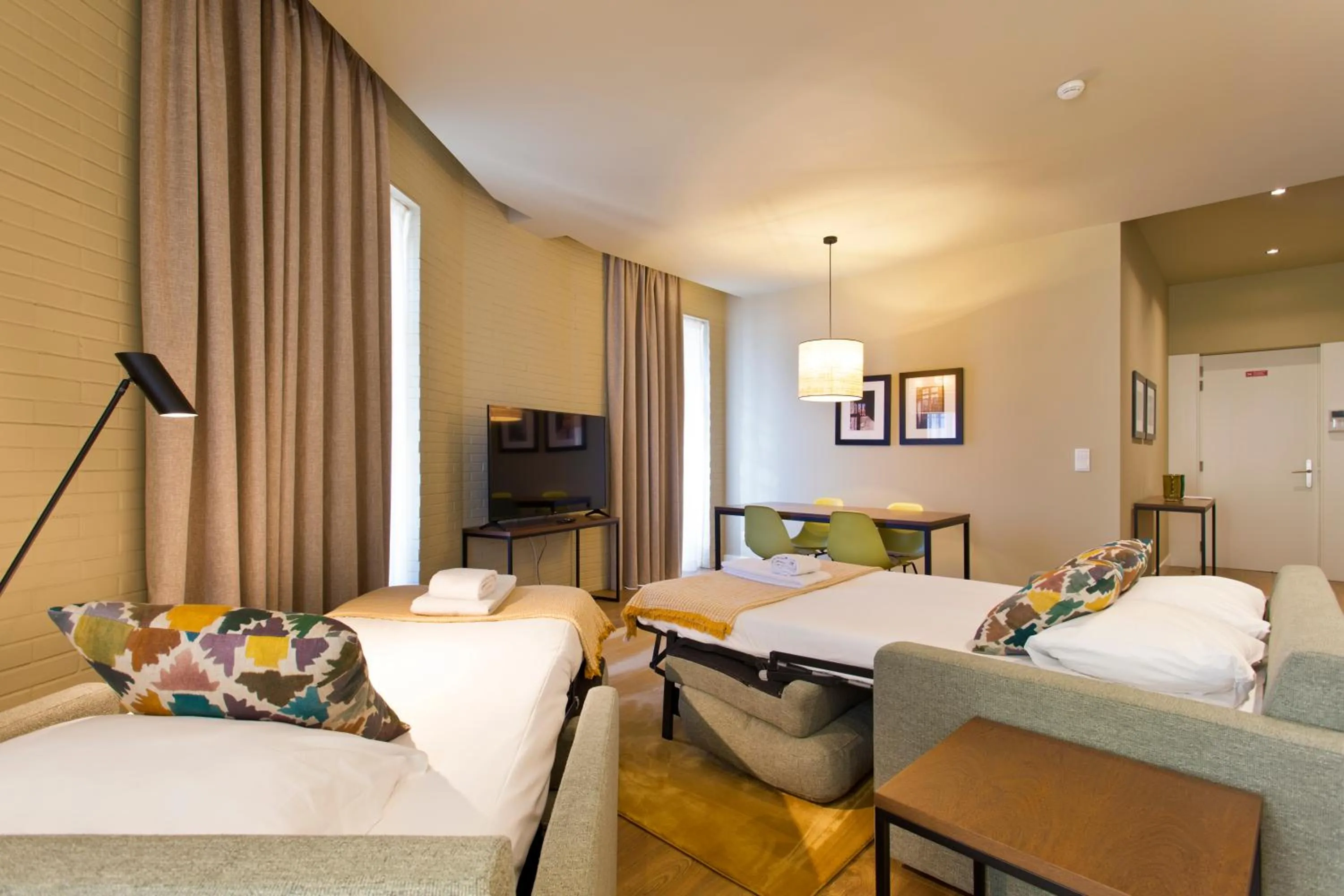 Living room, Bed in RVA - Porto Central Flats