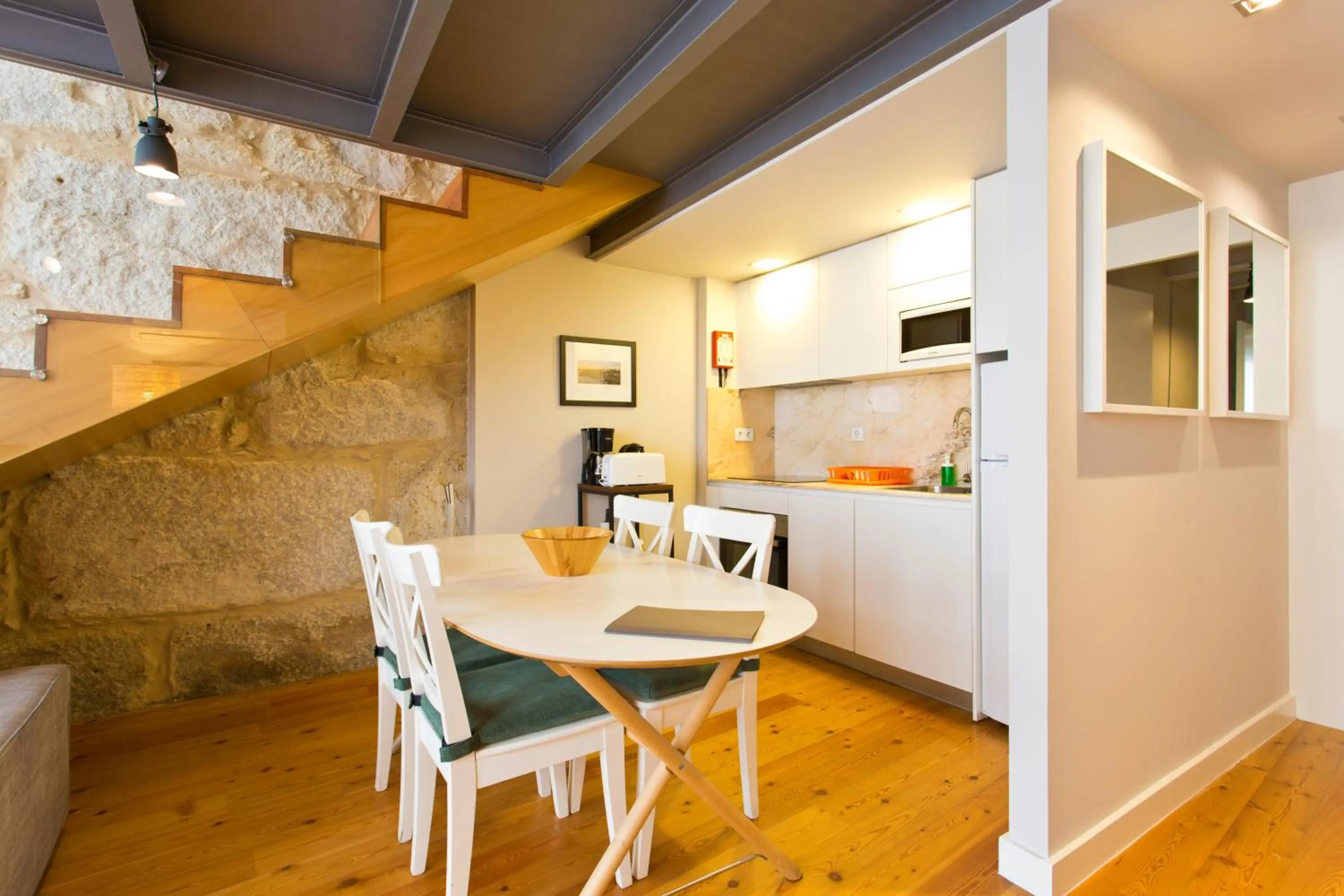 Kitchen or kitchenette in RVA - Porto Central Flats