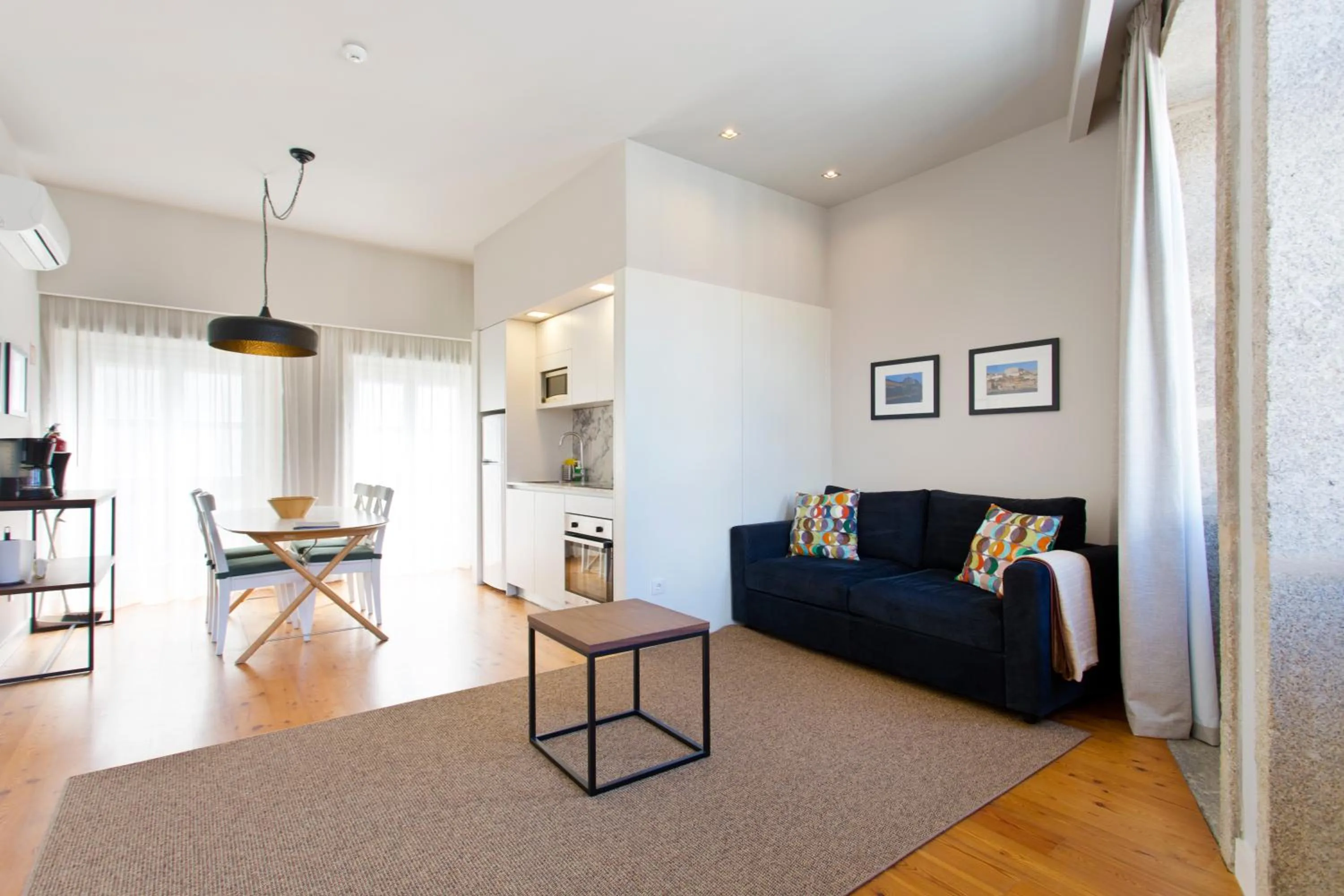 Kitchen or kitchenette in RVA - Porto Central Flats