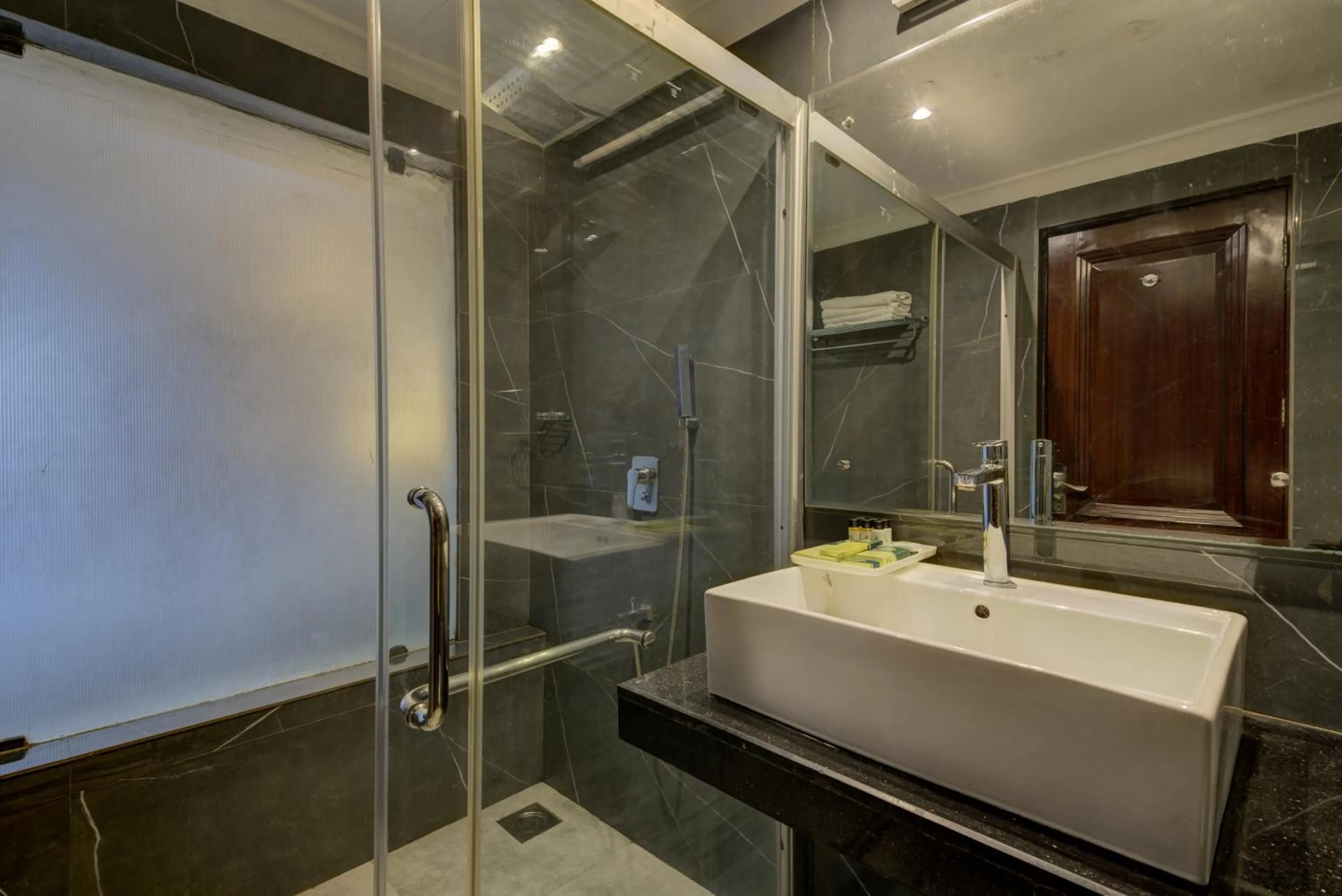 Bathroom in De Alturas Resort