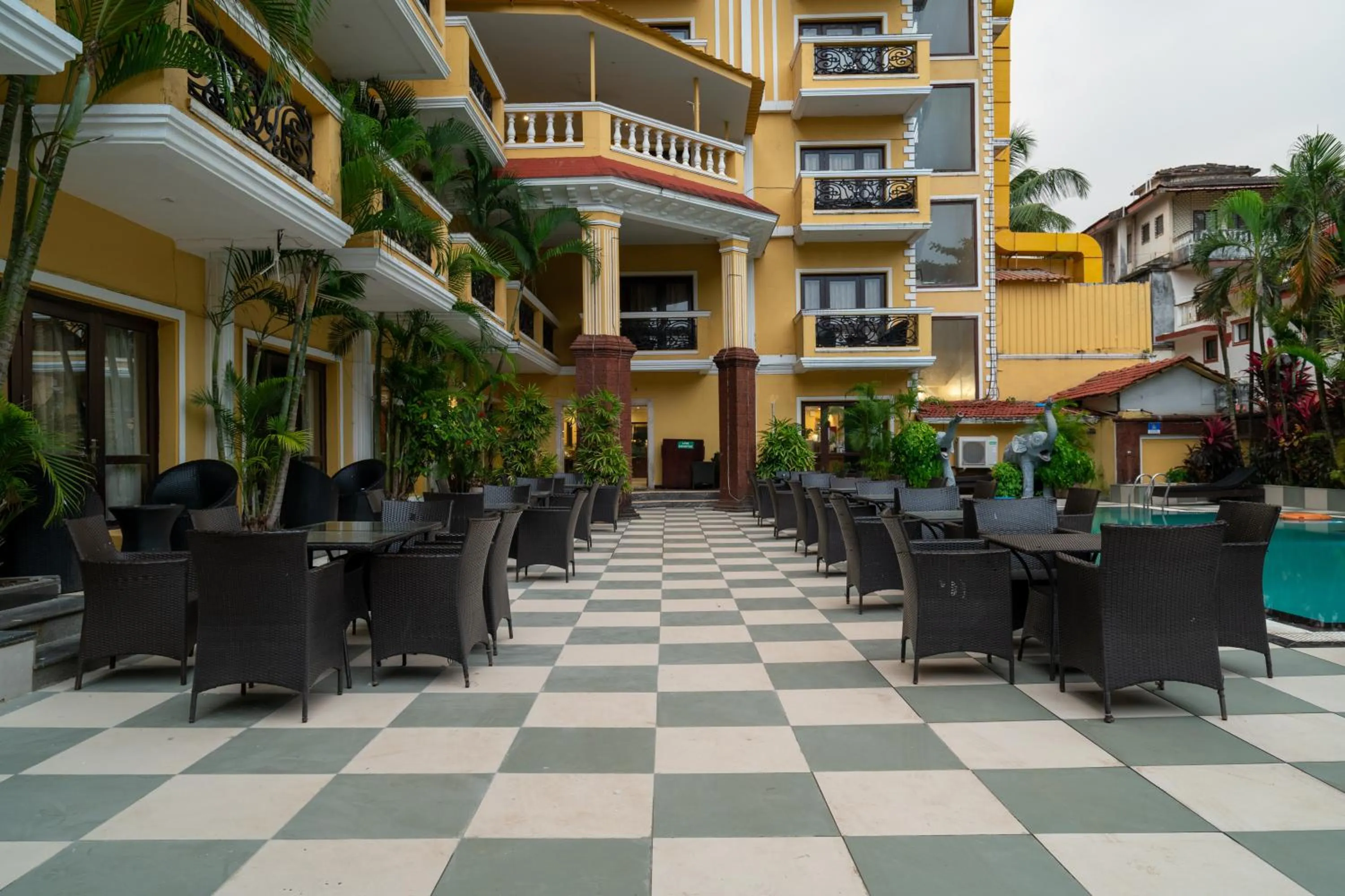 Restaurant/places to eat in De Alturas Resort