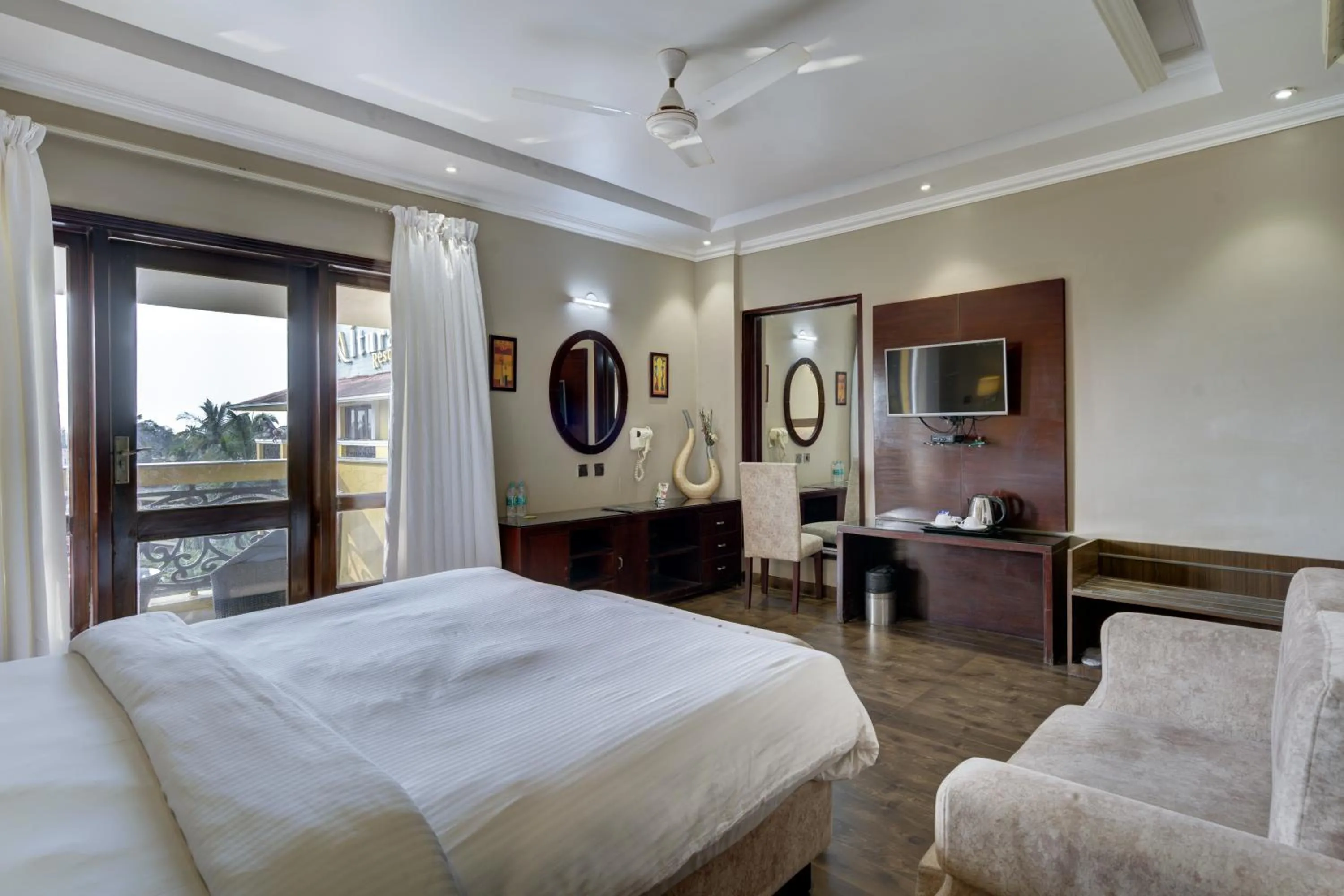 View (from property/room), Bed in De Alturas Resort