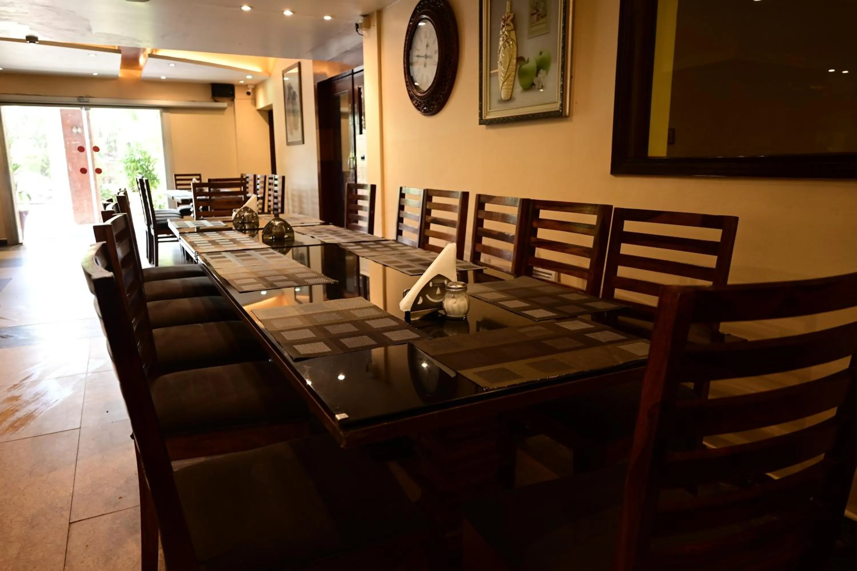 Restaurant/places to eat in De Alturas Resort