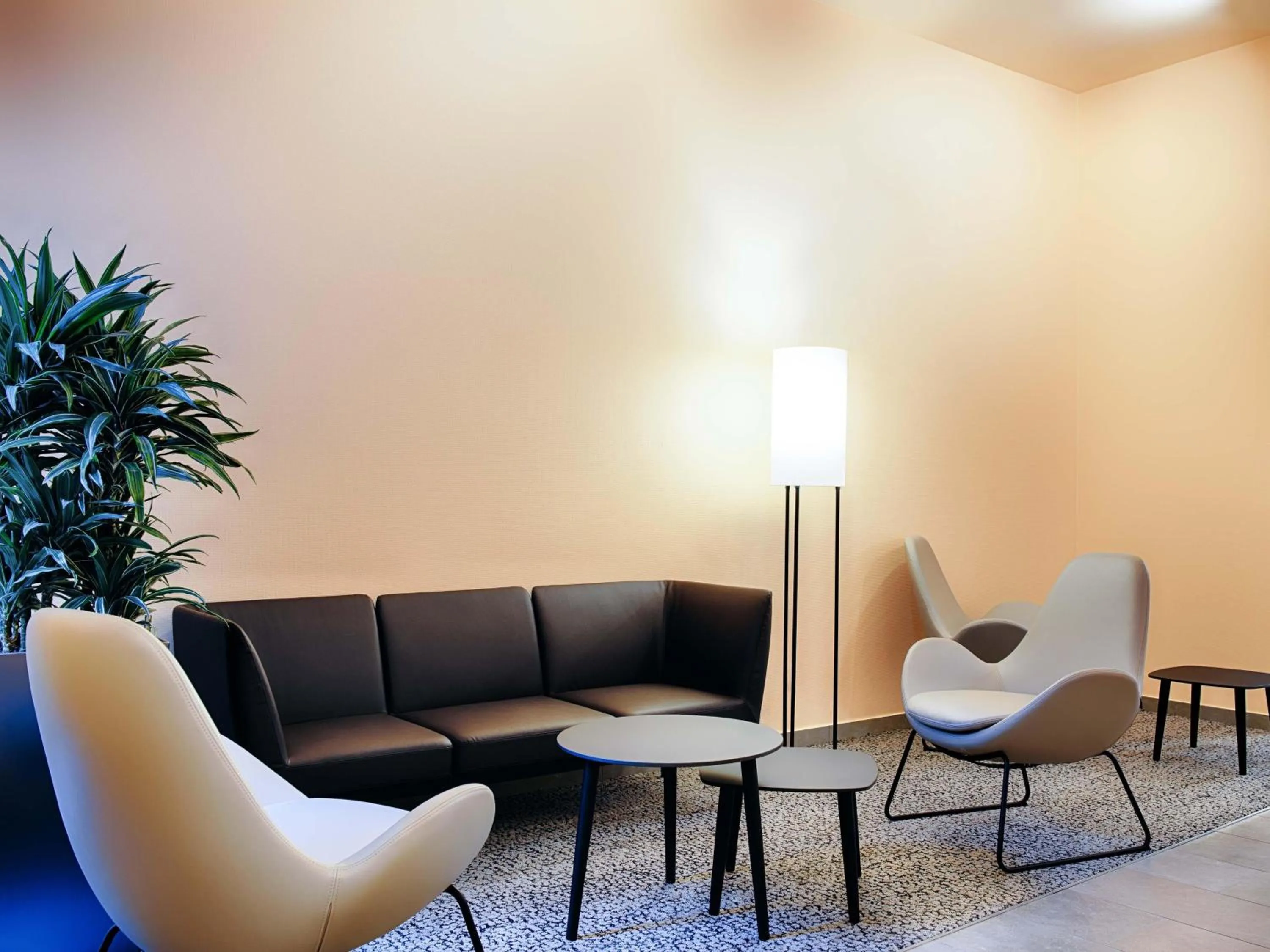 Lobby or reception in B&B Hotel Aachen-City