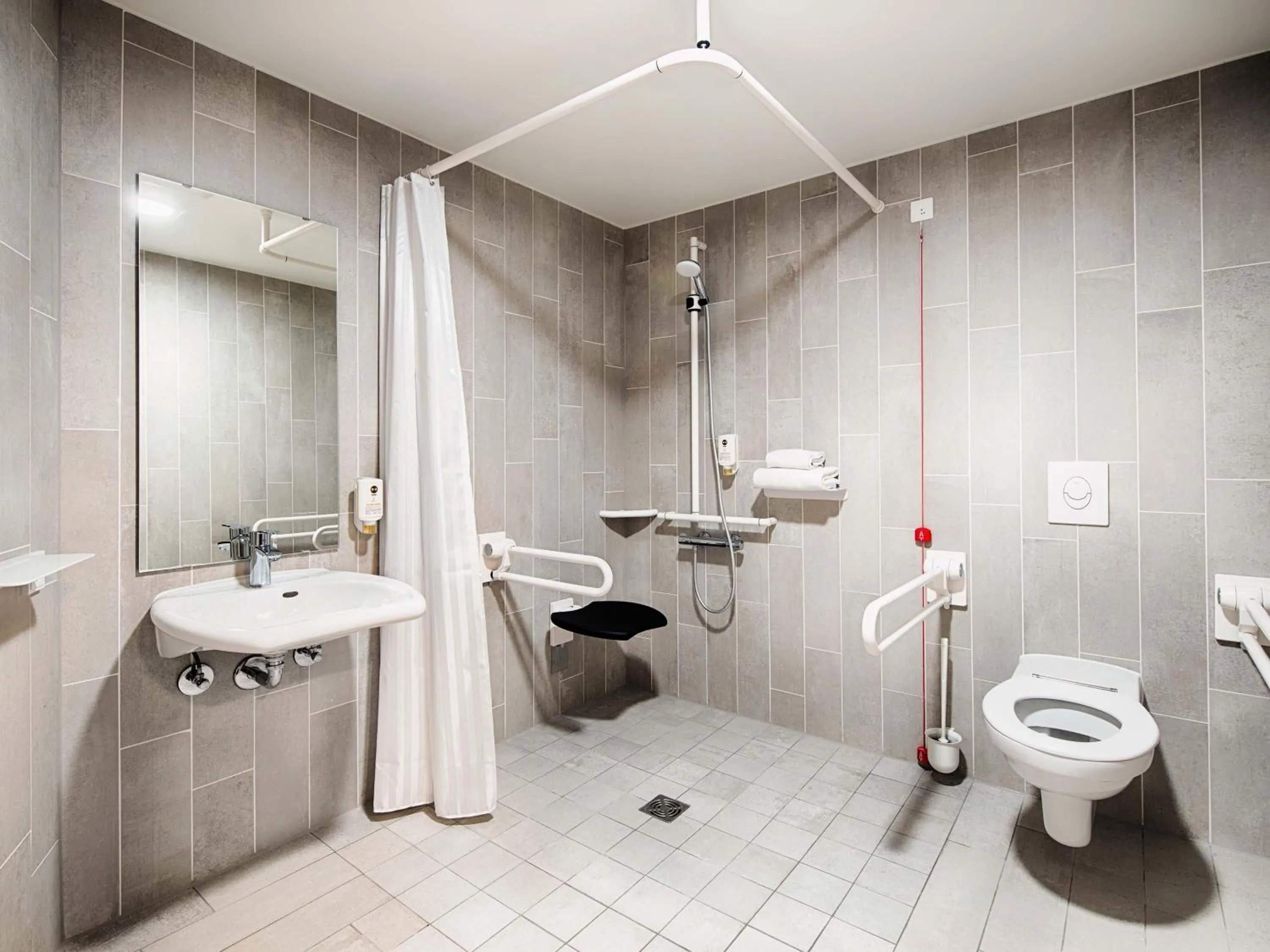 Shower in B&B Hotel Aachen-City