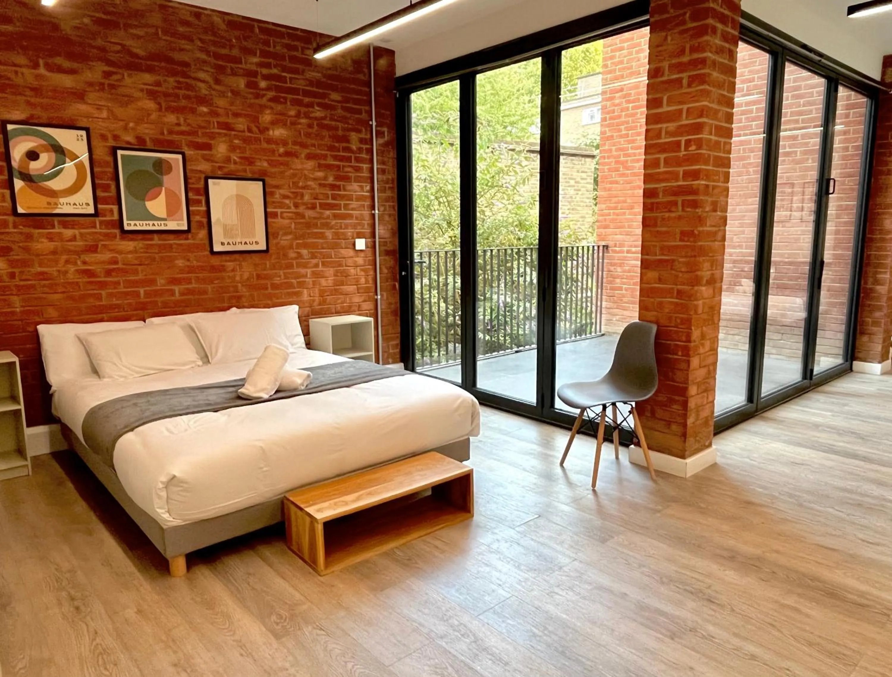 Bed in Shoreditch Apartments by PrimeCityHosts