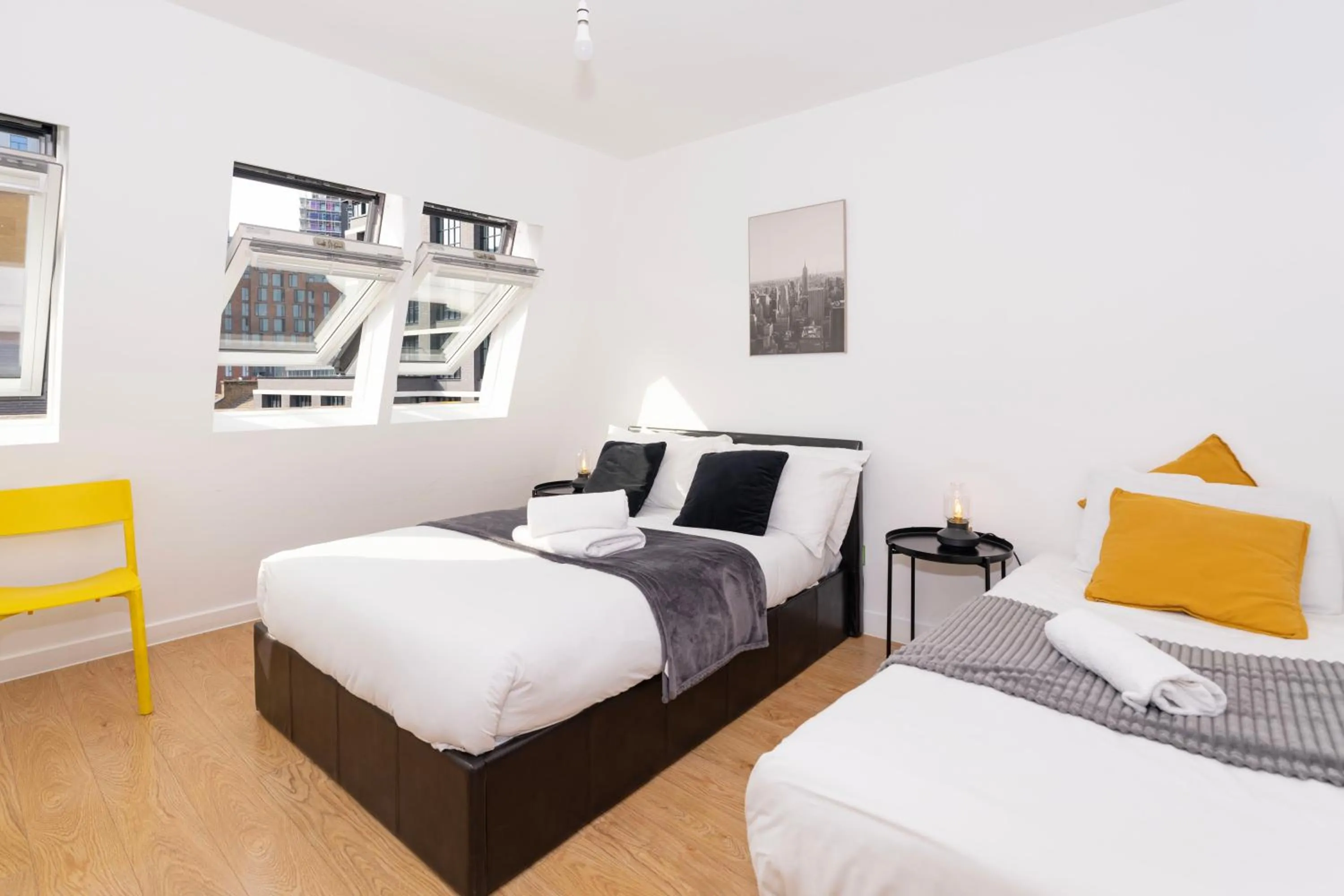 Bed in Shoreditch Apartments by DC London Rooms