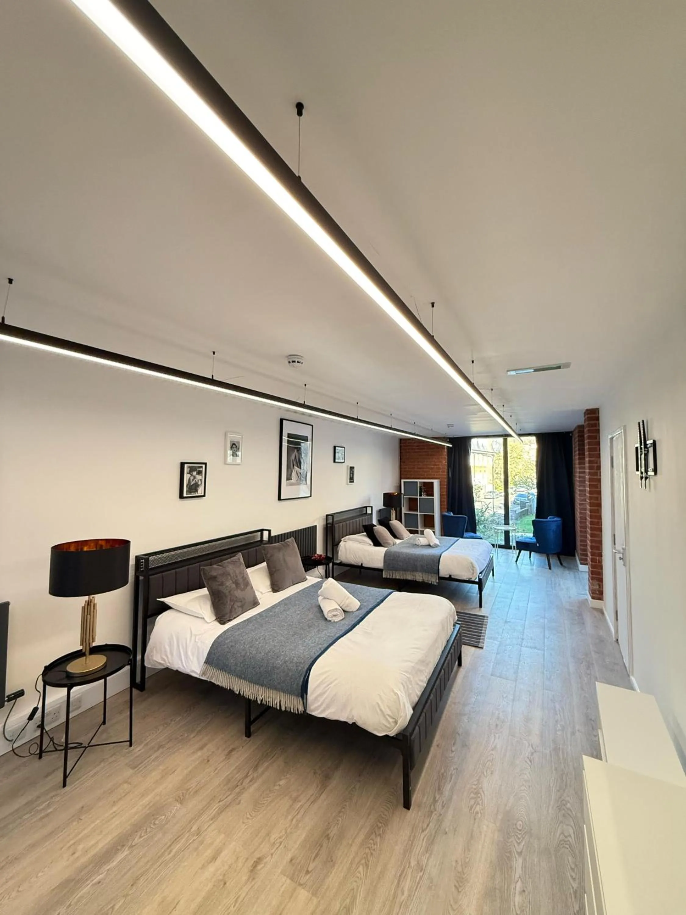 Bed in Shoreditch Apartments by DC London Rooms
