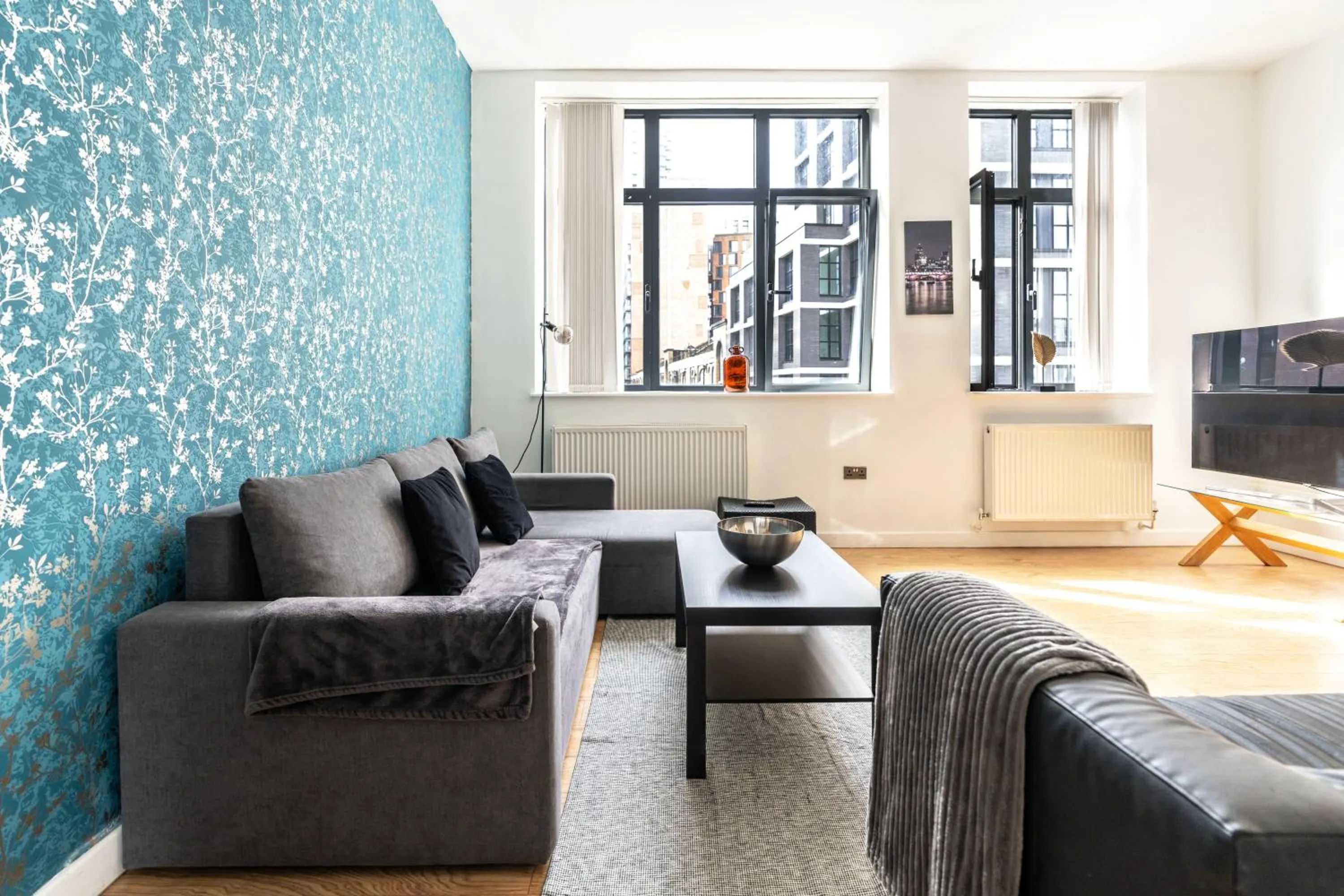 Living room in Shoreditch Apartments by DC London Rooms