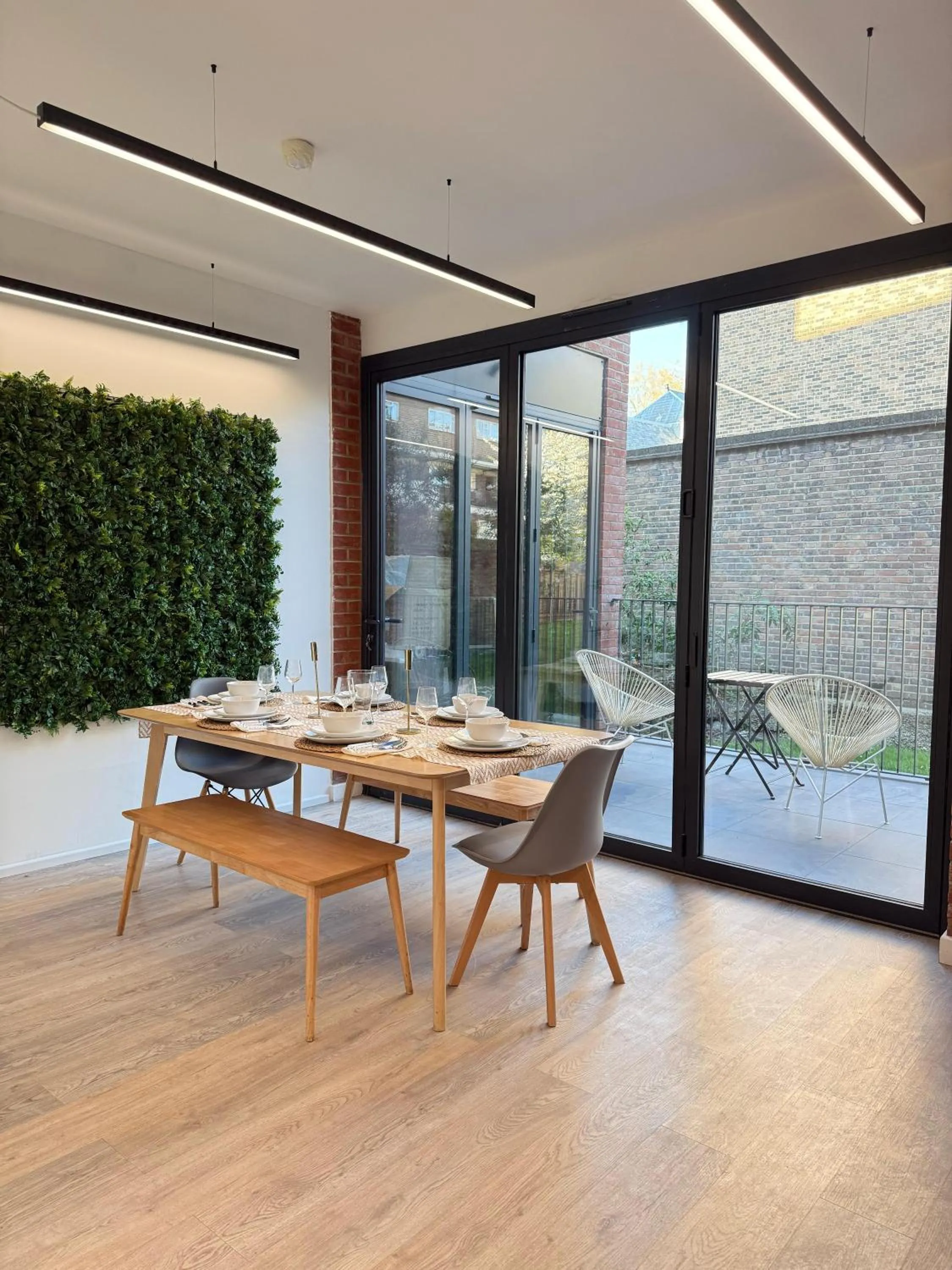 Shoreditch Apartments by DC London Rooms