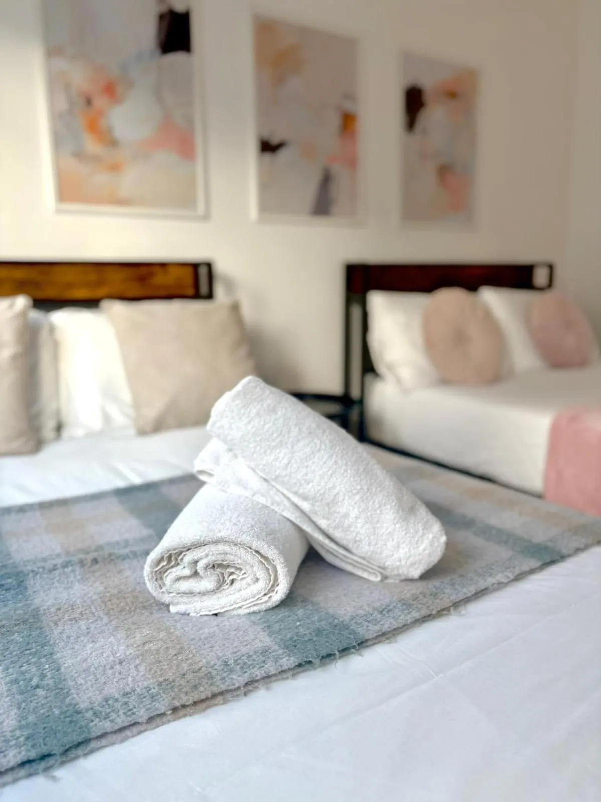 Bed in Shoreditch Apartments by PrimeCityHosts