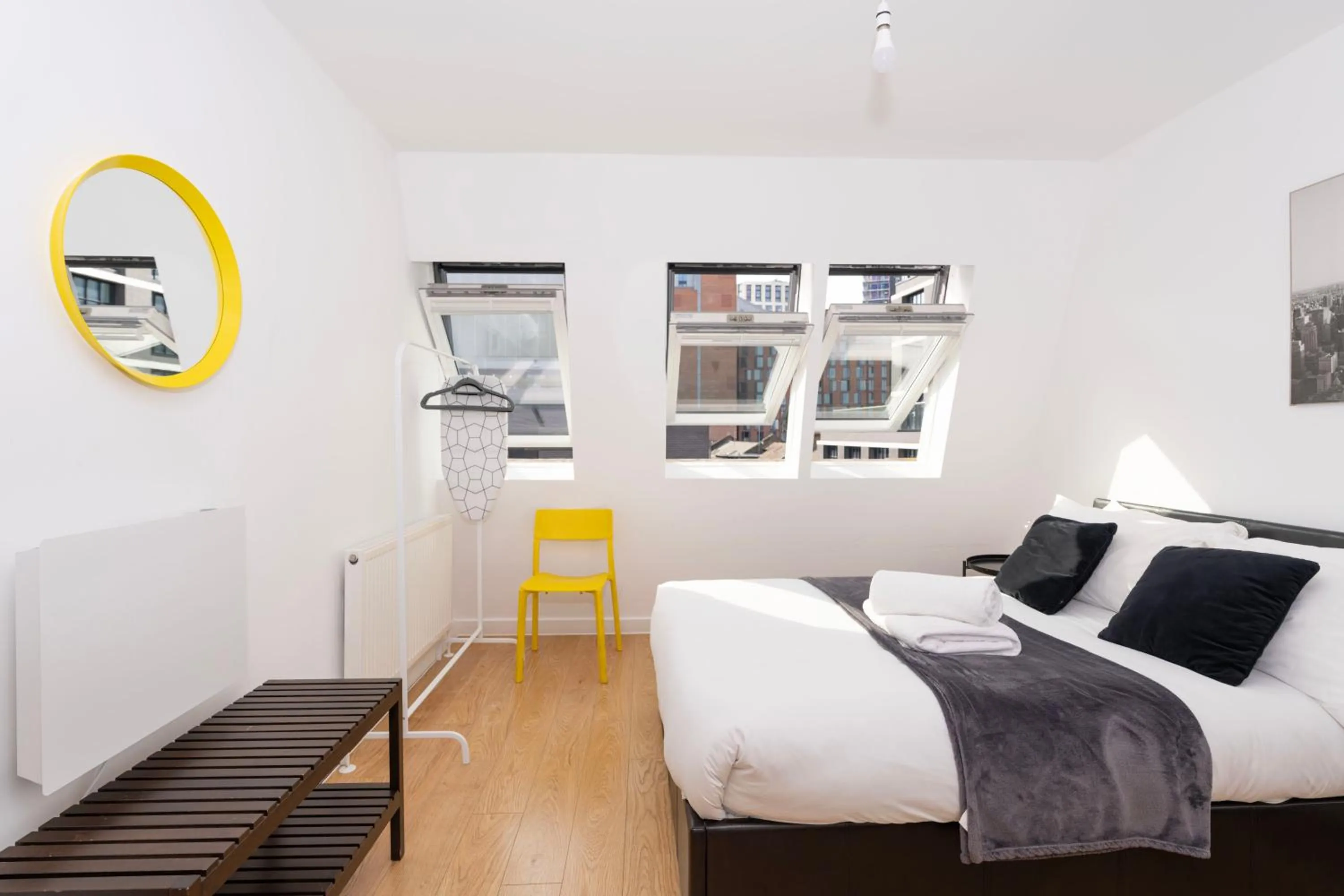 Bed in Shoreditch Apartments by DC London Rooms