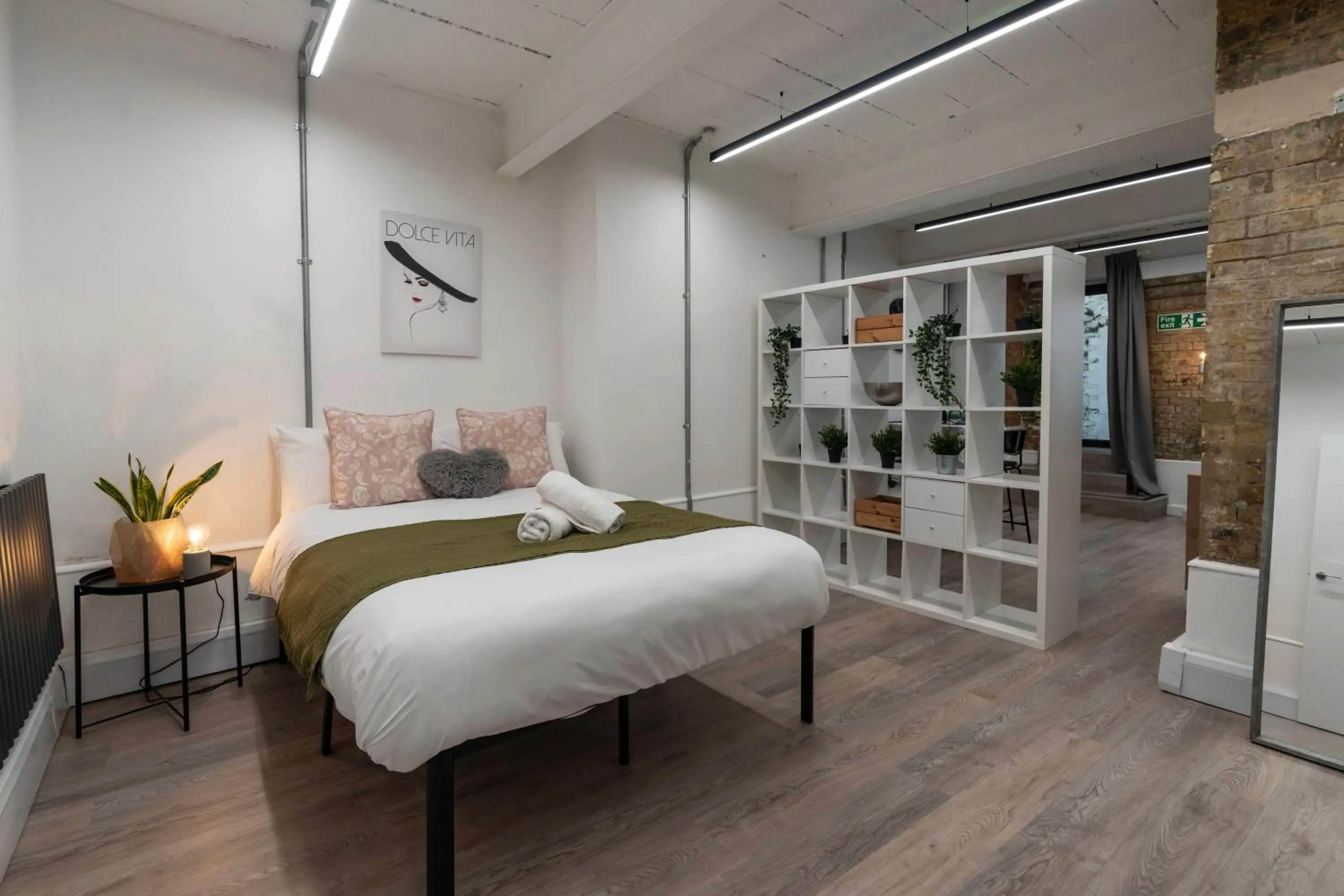 Bed in Shoreditch Apartments by DC London Rooms