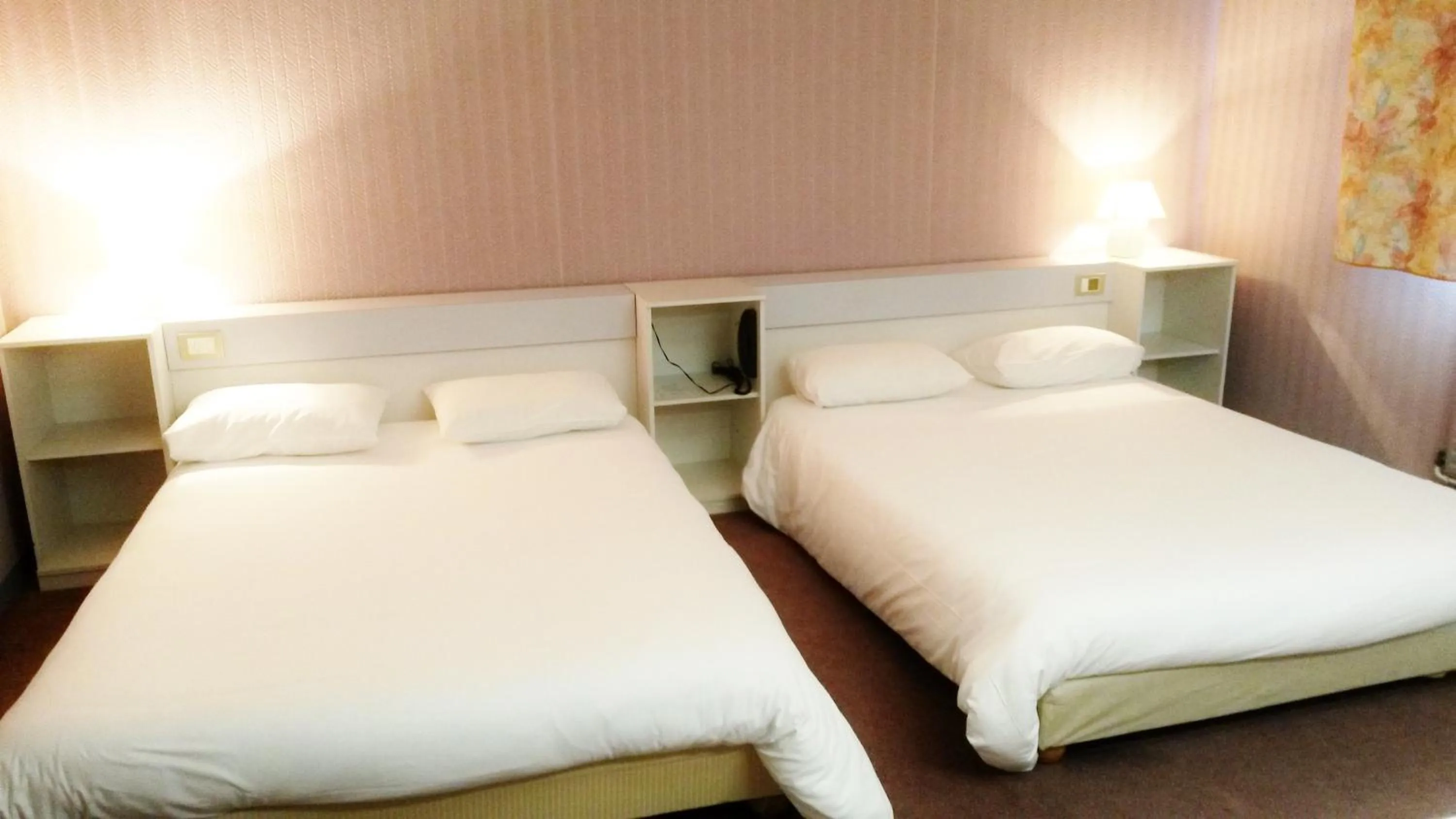 Photo of the whole room in Promotel