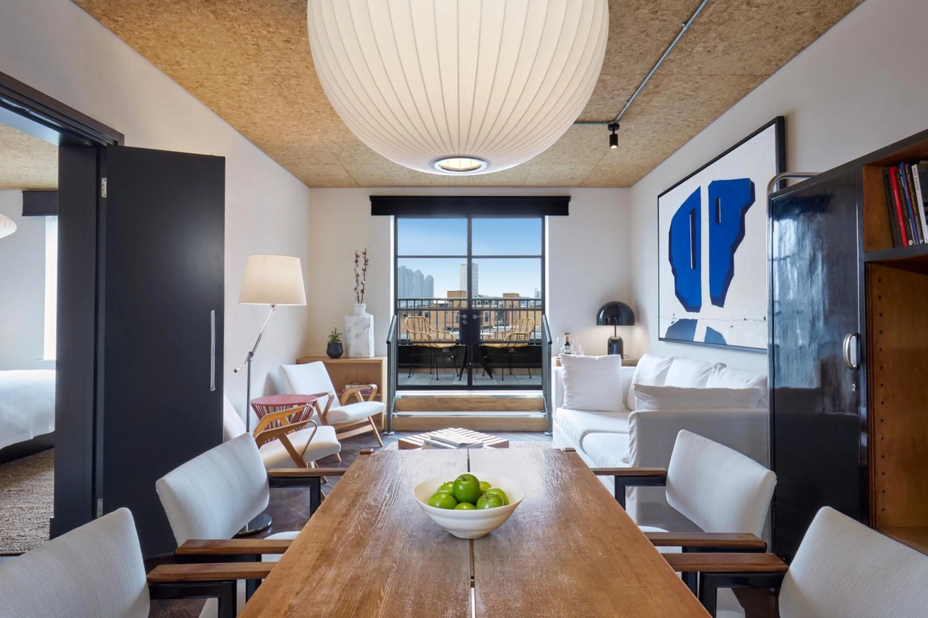 TV and multimedia in One Hundred Shoreditch