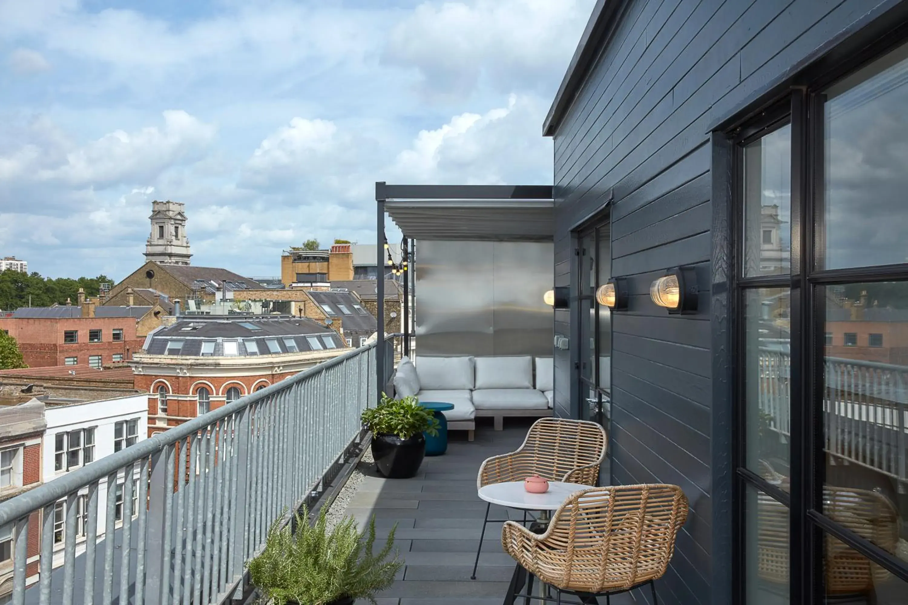 Property building in One Hundred Shoreditch Property building in One Hundred Shoreditch