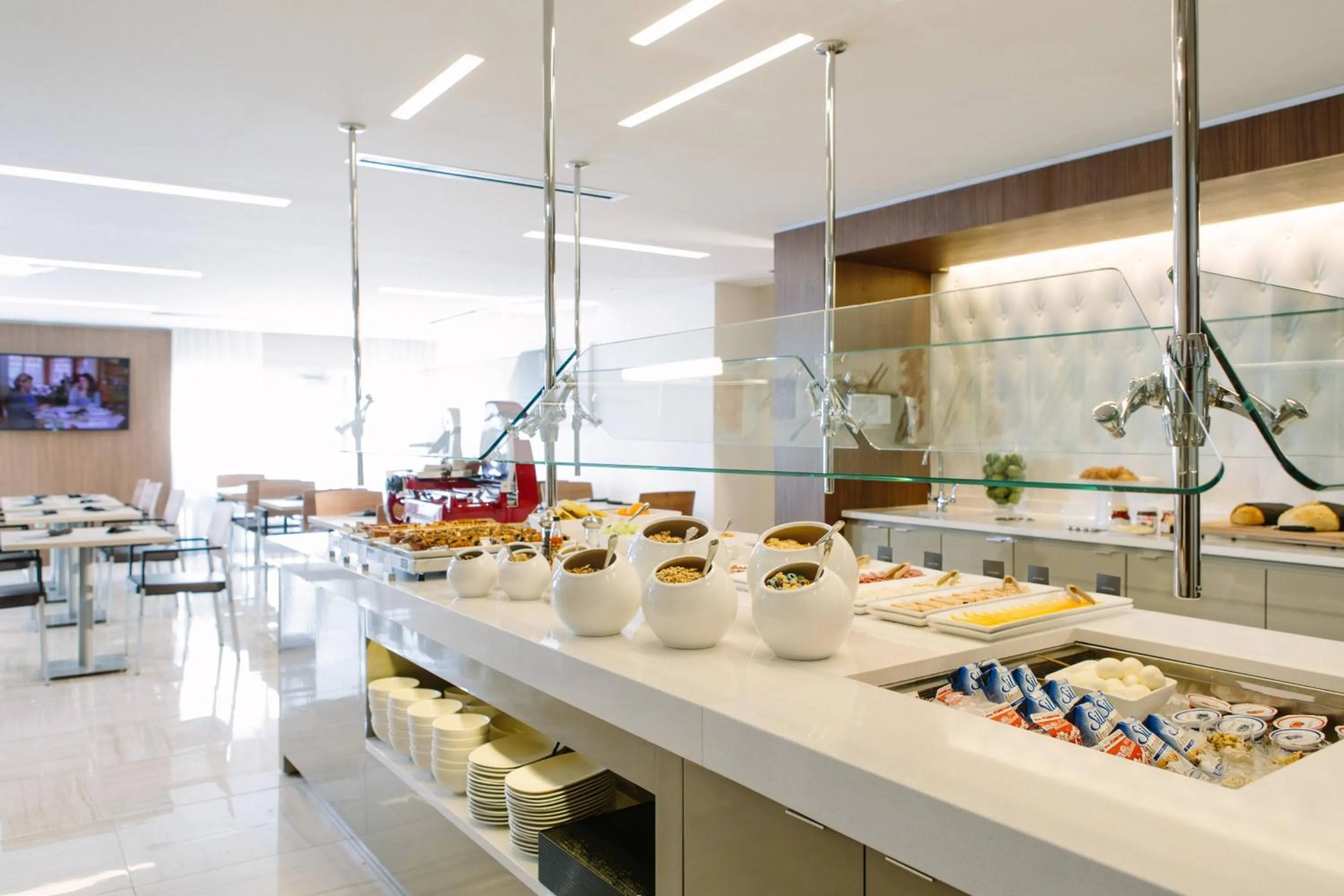 Breakfast in AC Hotel Kansas City Plaza