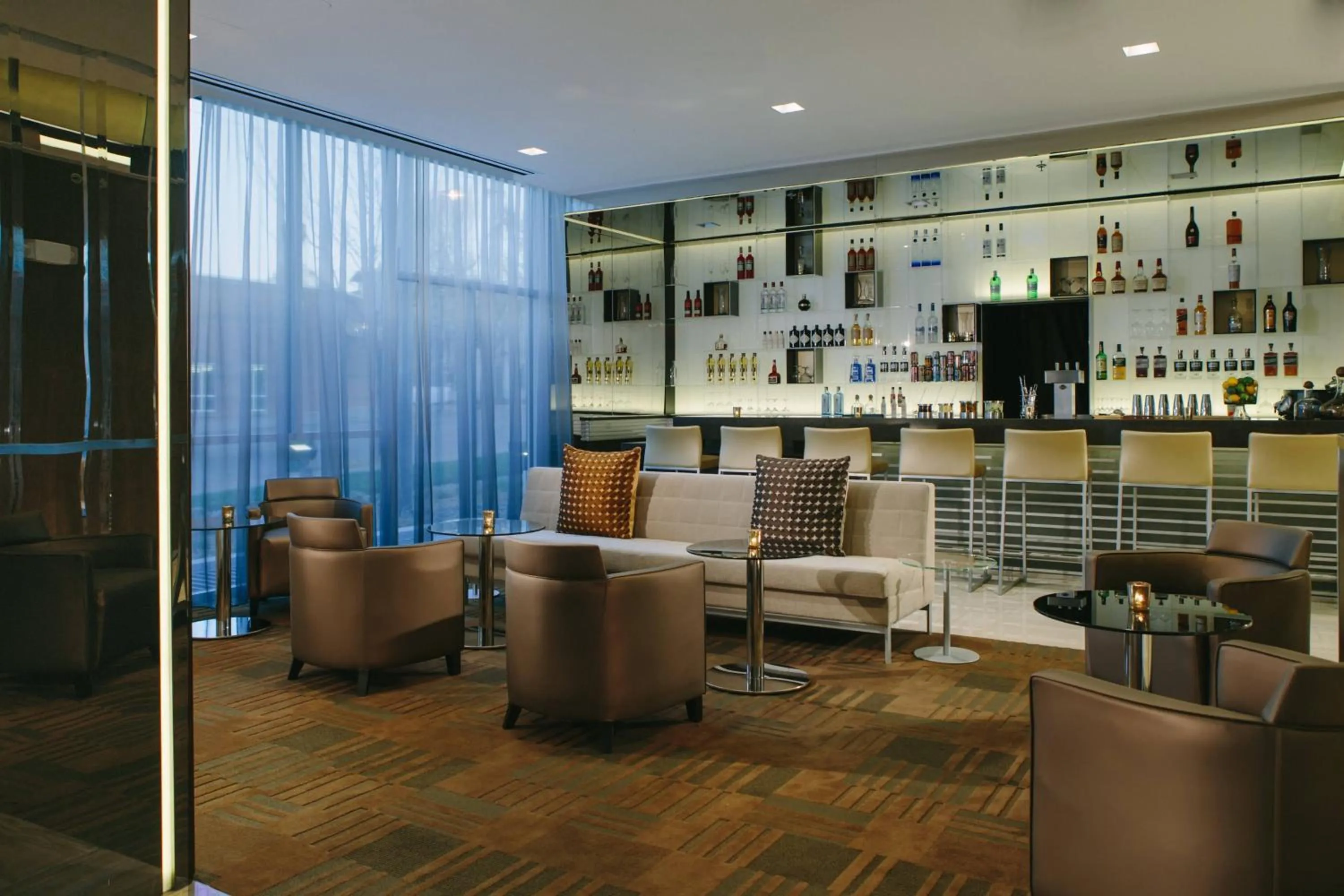 Lounge or bar in AC Hotel Kansas City Plaza