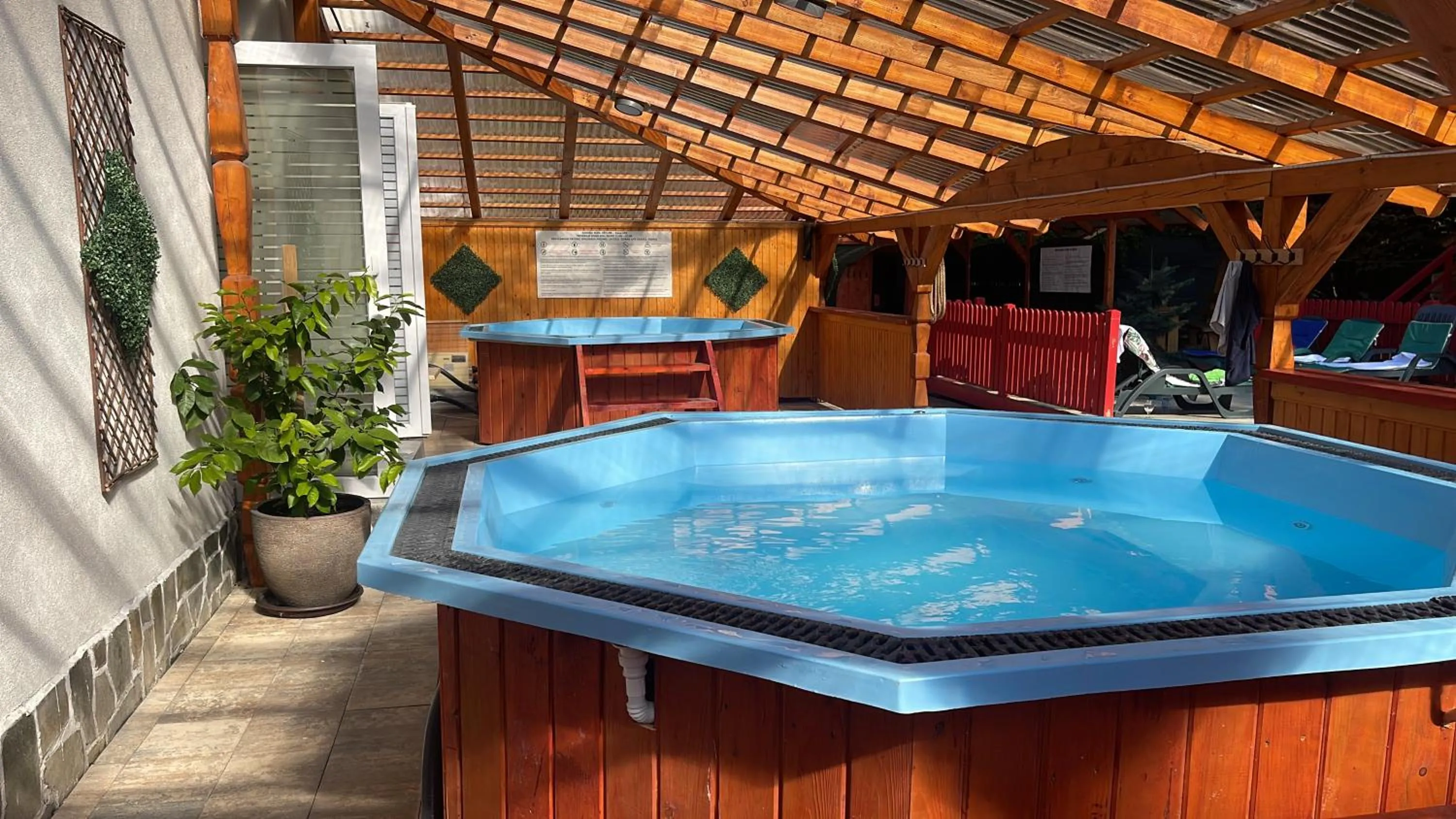Hot Tub in Cabana Sura Getilor Arinis
