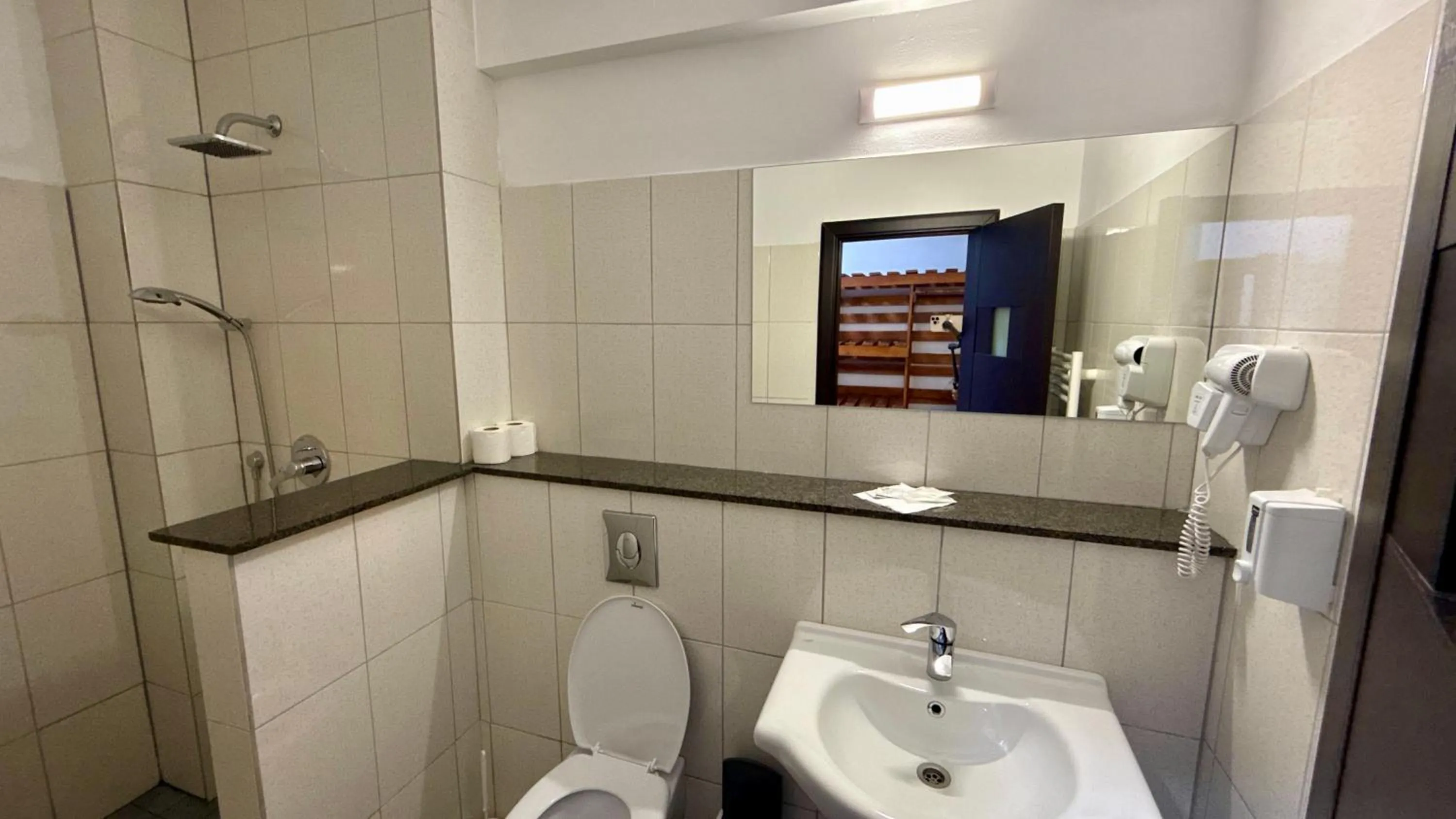 Bathroom in Cabana Sura Getilor Arinis