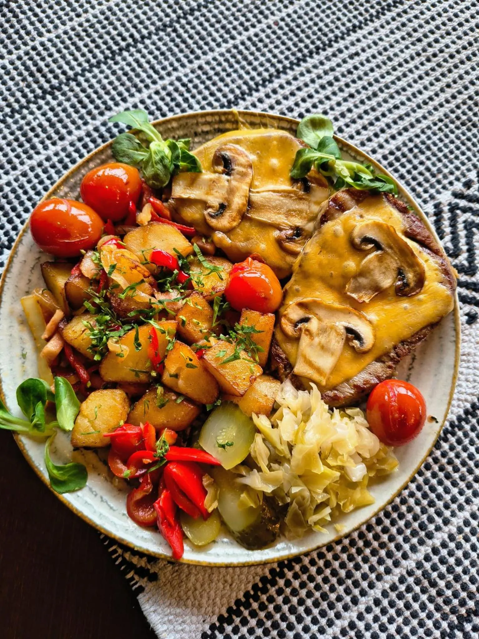 Food in Cabana Sura Getilor Arinis