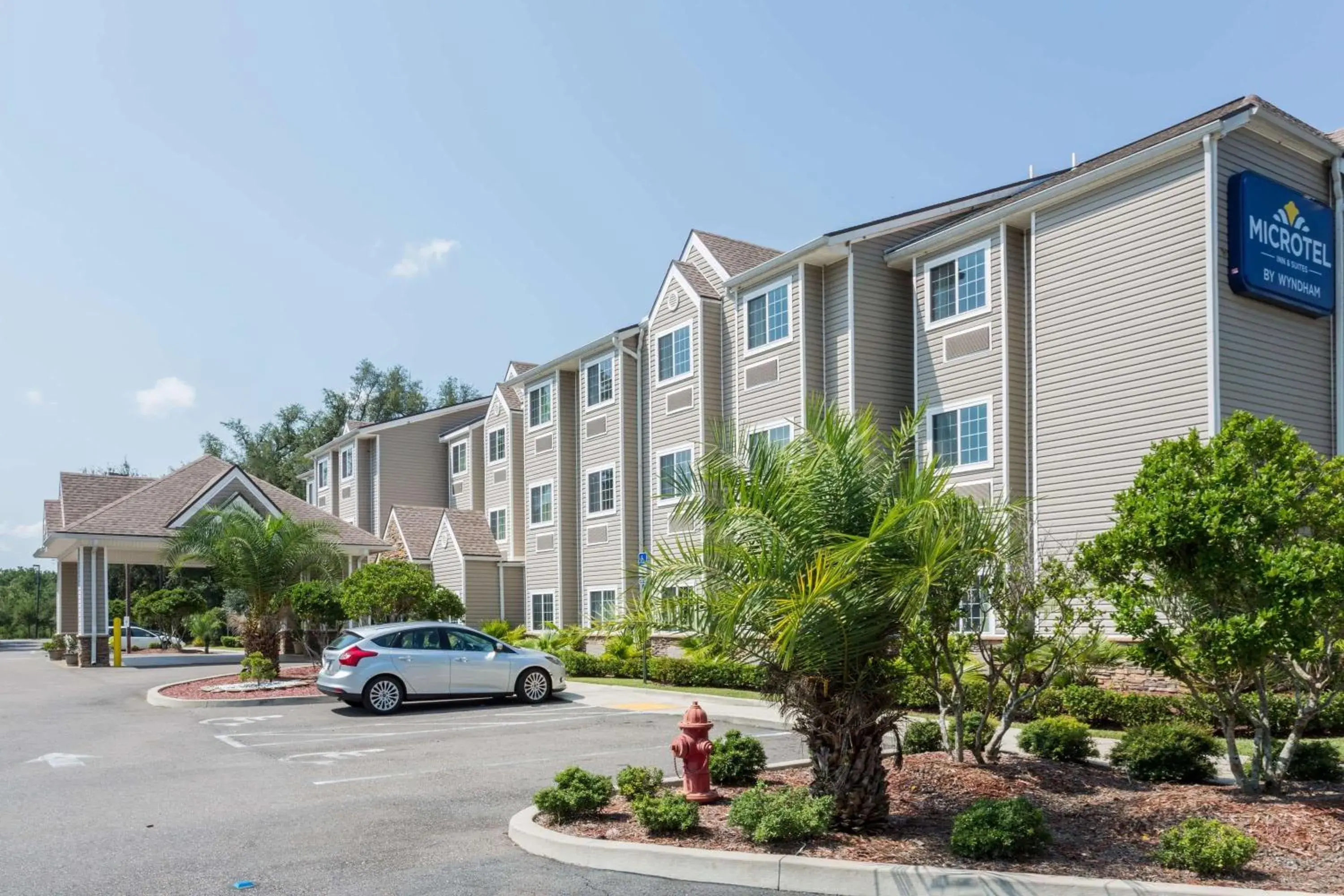 Property building in Microtel Inn & Suites by Wyndham Jacksonville Airport Property building in Microtel Inn & Suites by Wyndham Jacksonville Airport
