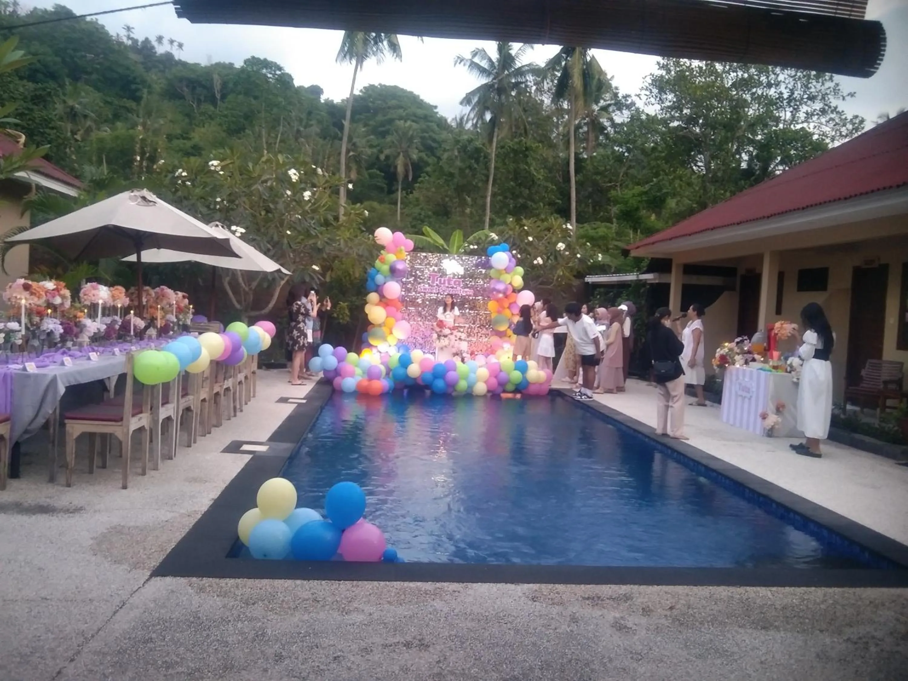Swimming pool in villa tom and jerry