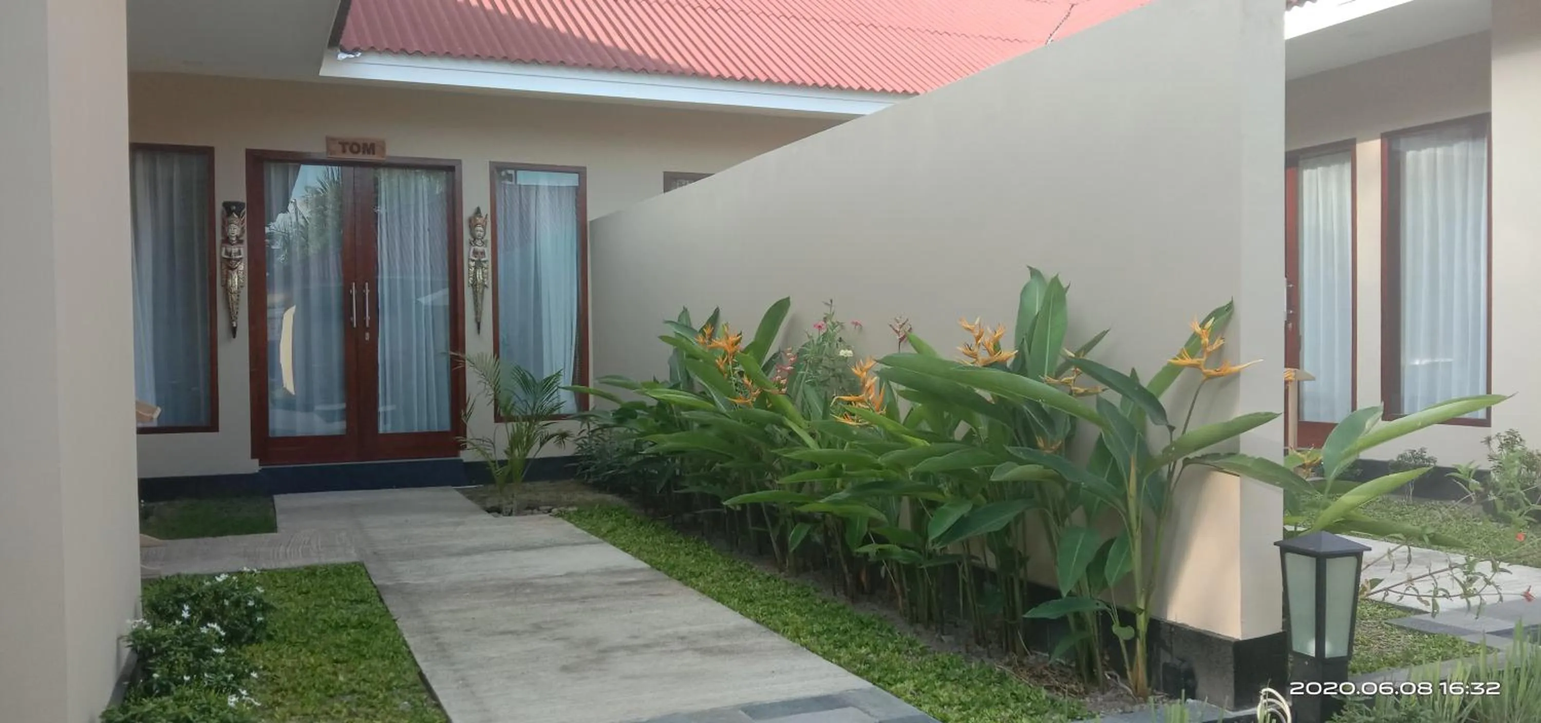 Garden in villa tom and jerry