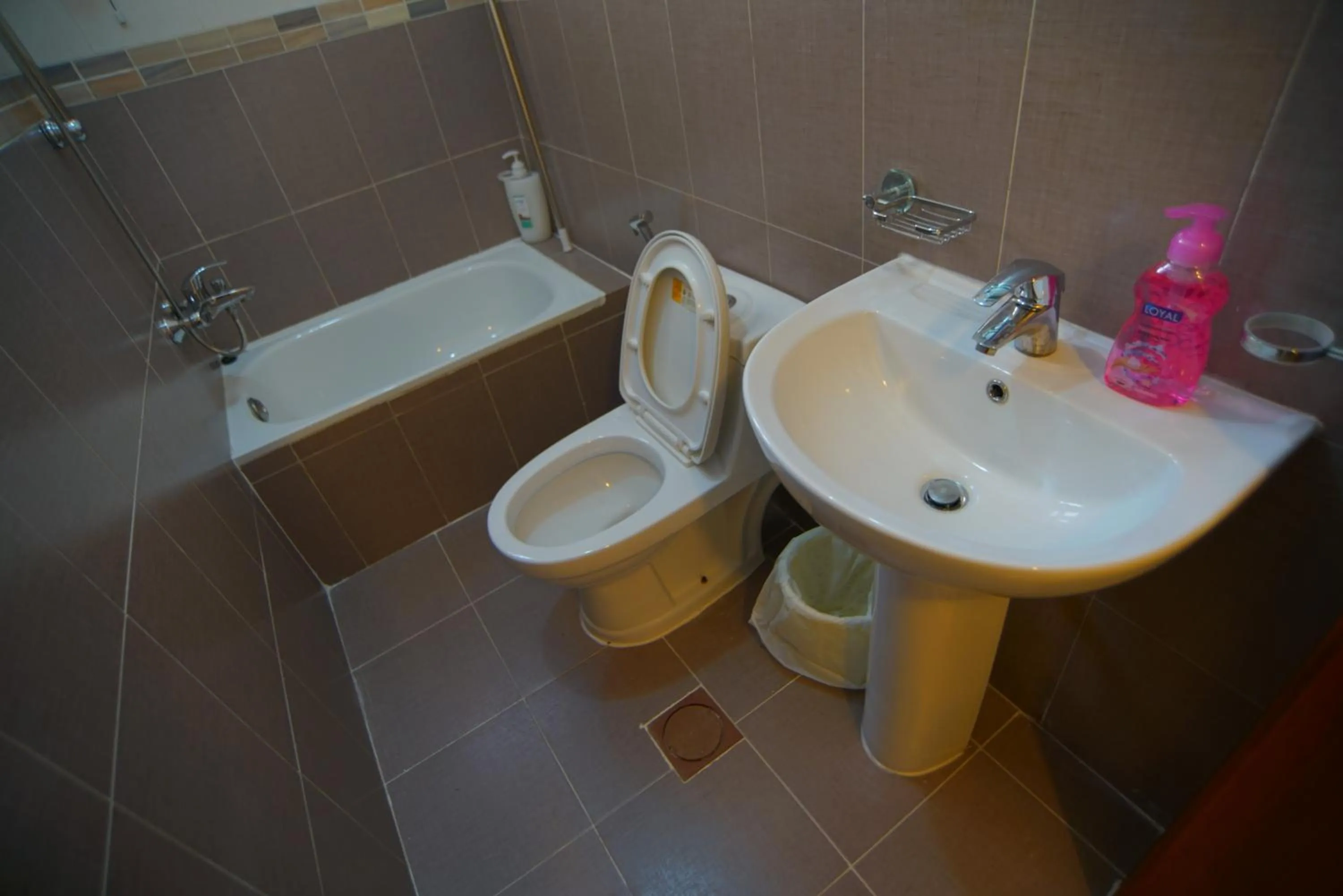 Over Mountains Hotel