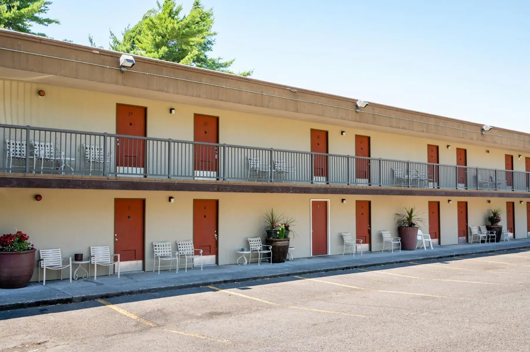 Columbia Gorge Inn Columbia Gorge Inn