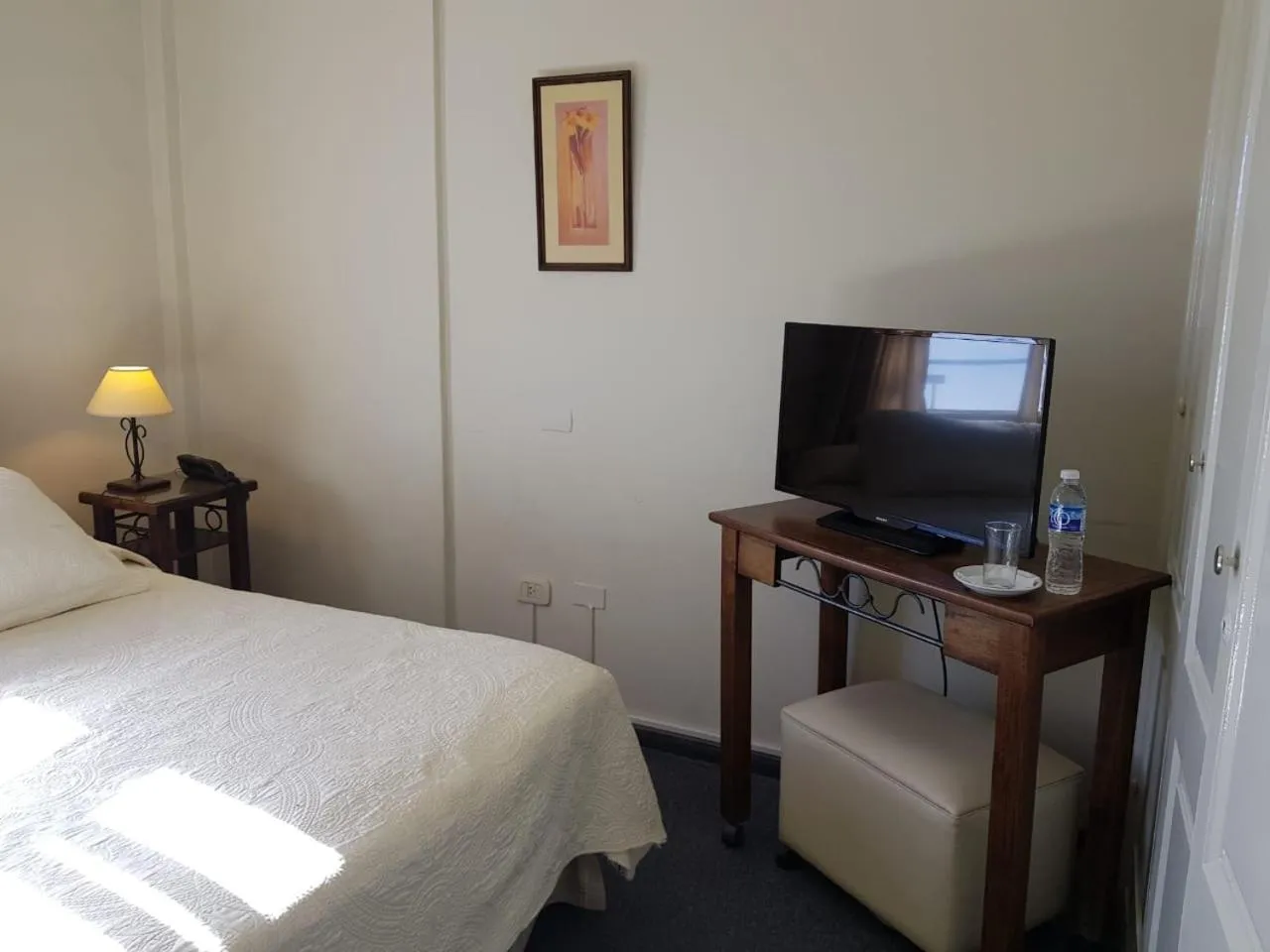 TV and multimedia, Bed in Hotel Ariosto