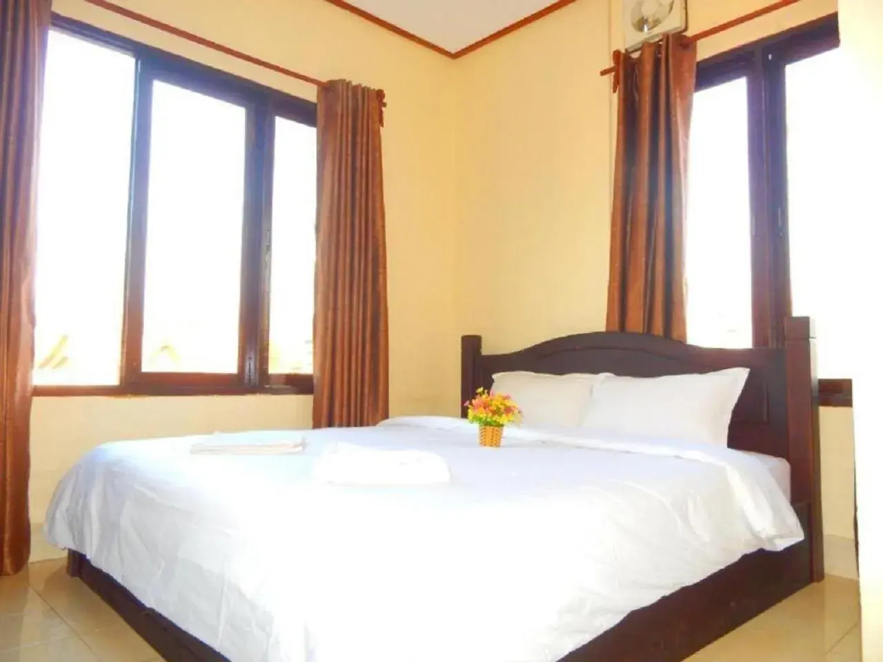 Photo of the whole room, Bed in Vang Vieng Camellia Hotel Photo of the whole room, Bed in Vang Vieng Camellia Hotel