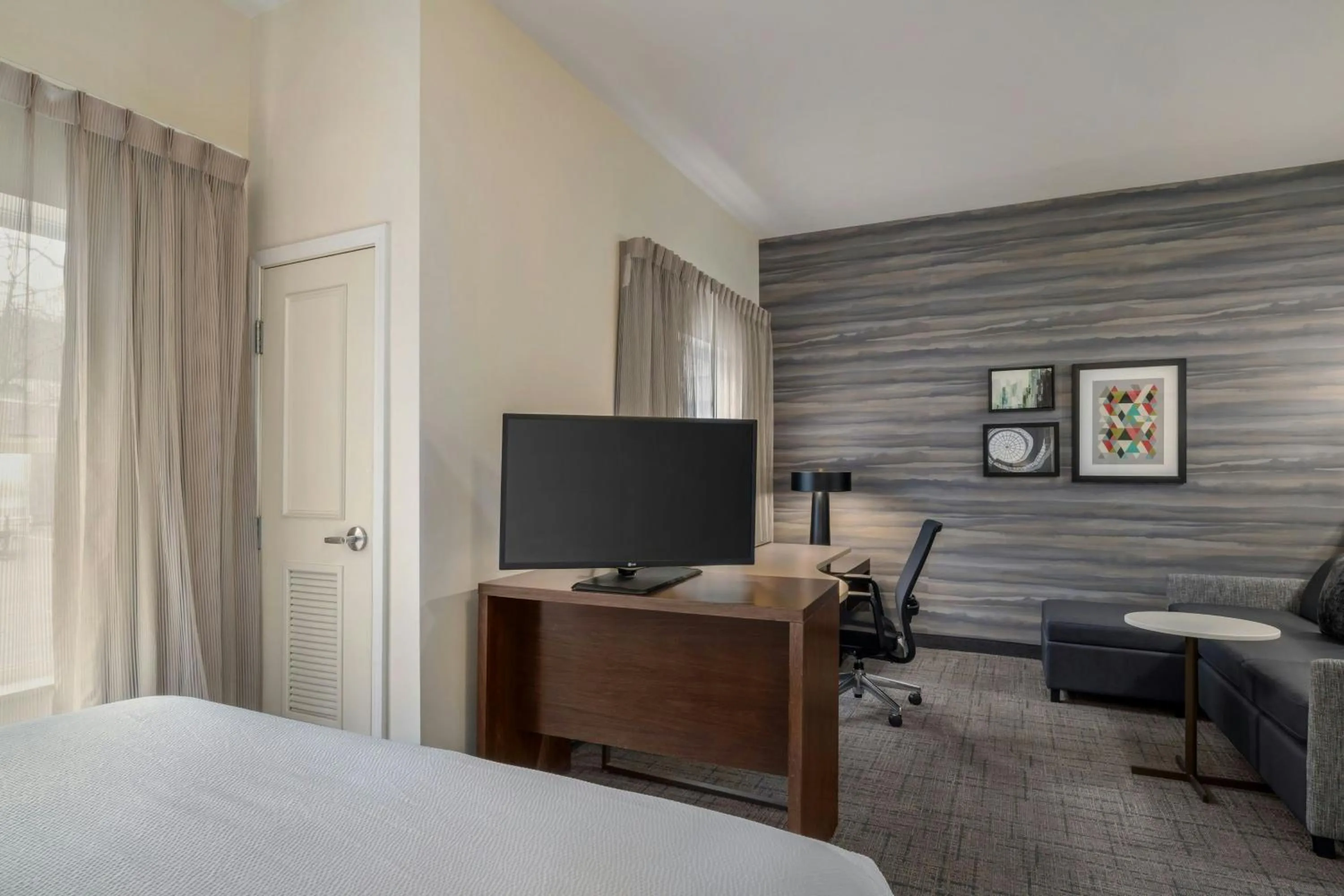 Living room, Bed in Residence Inn by Marriott Albany Washington Avenue