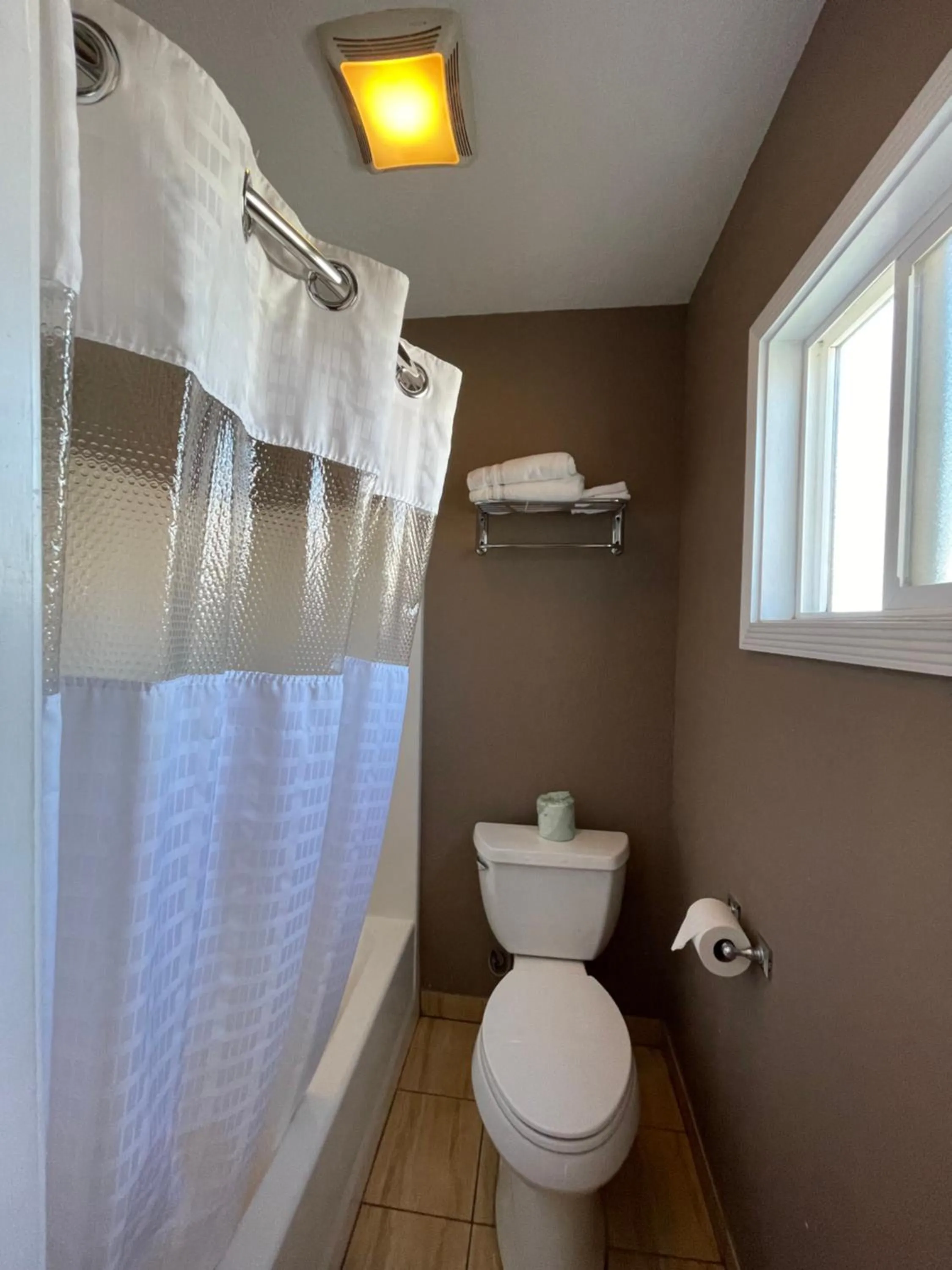Bathroom in Chardonnay Lodge