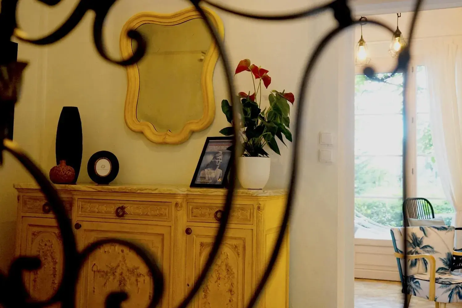 Lobby or reception in Logis Hotel Le Blason de Provence Lobby or reception in Logis Hotel Le Blason de Provence