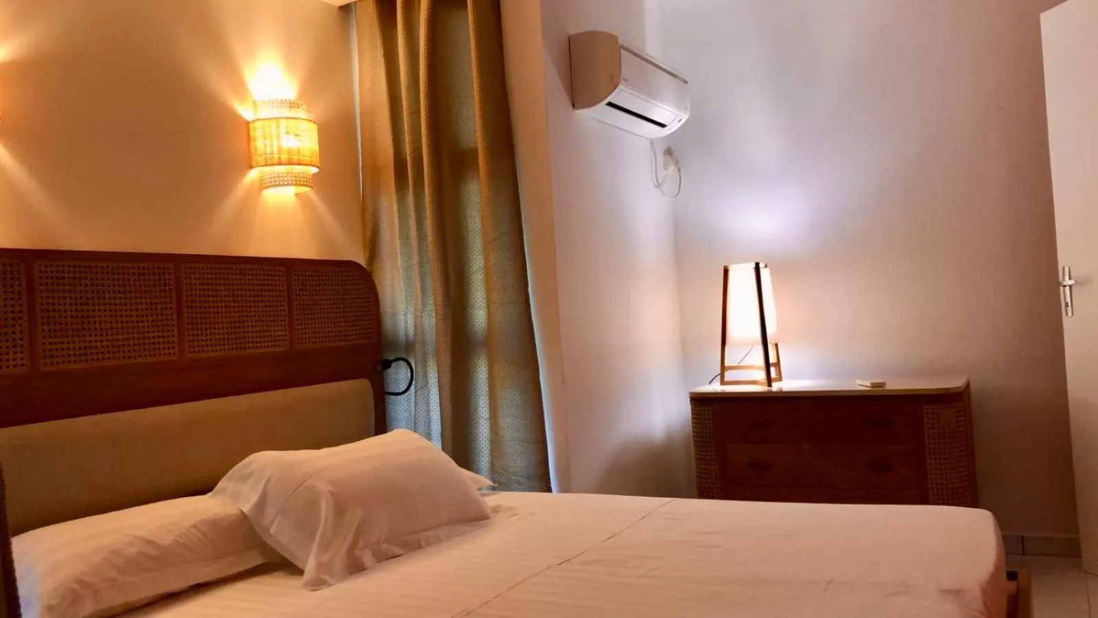 Bed in Résidence Le Vallon Guadeloupe Parc Piscine Appartements & Studios