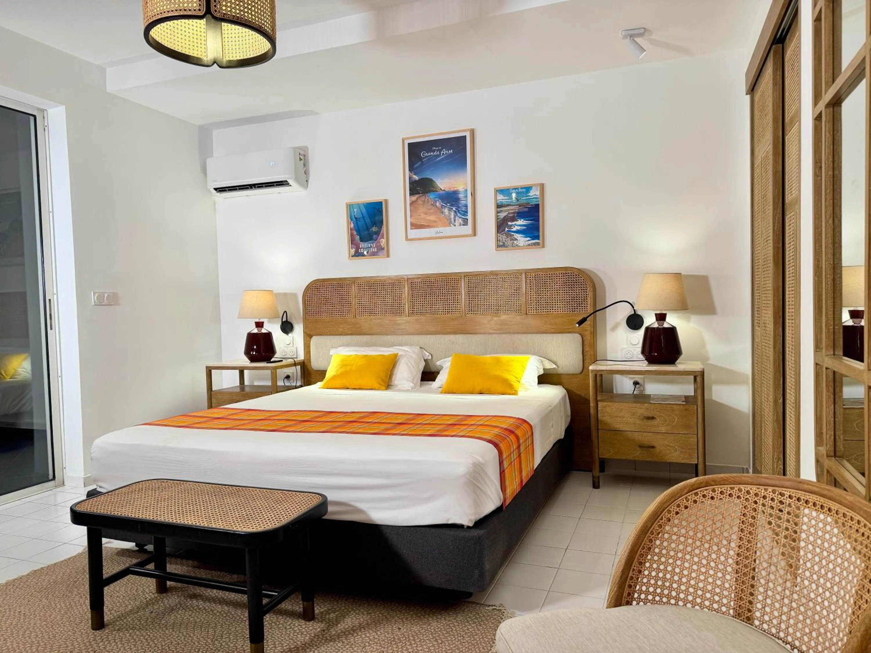 Shower, Bed in Résidence Le Vallon Guadeloupe Parc Piscine Appartements & Studios