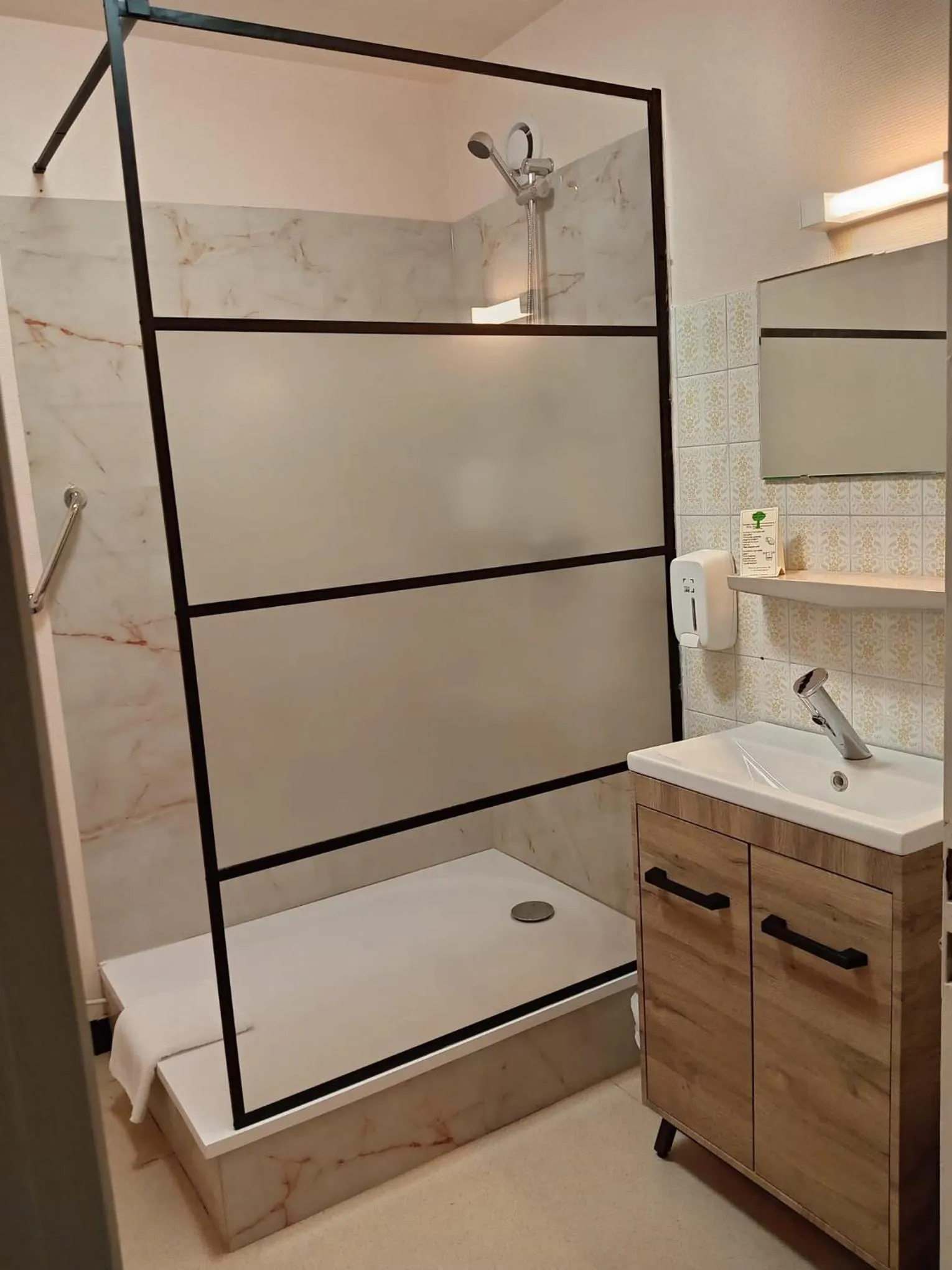 Hôtel Le Lyon Vert Commentry