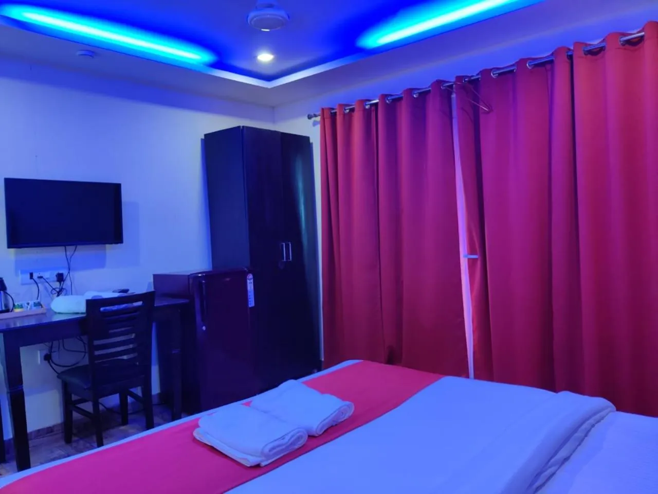 Bedroom, Bed in Sea Shell Beach Cottages & Suites