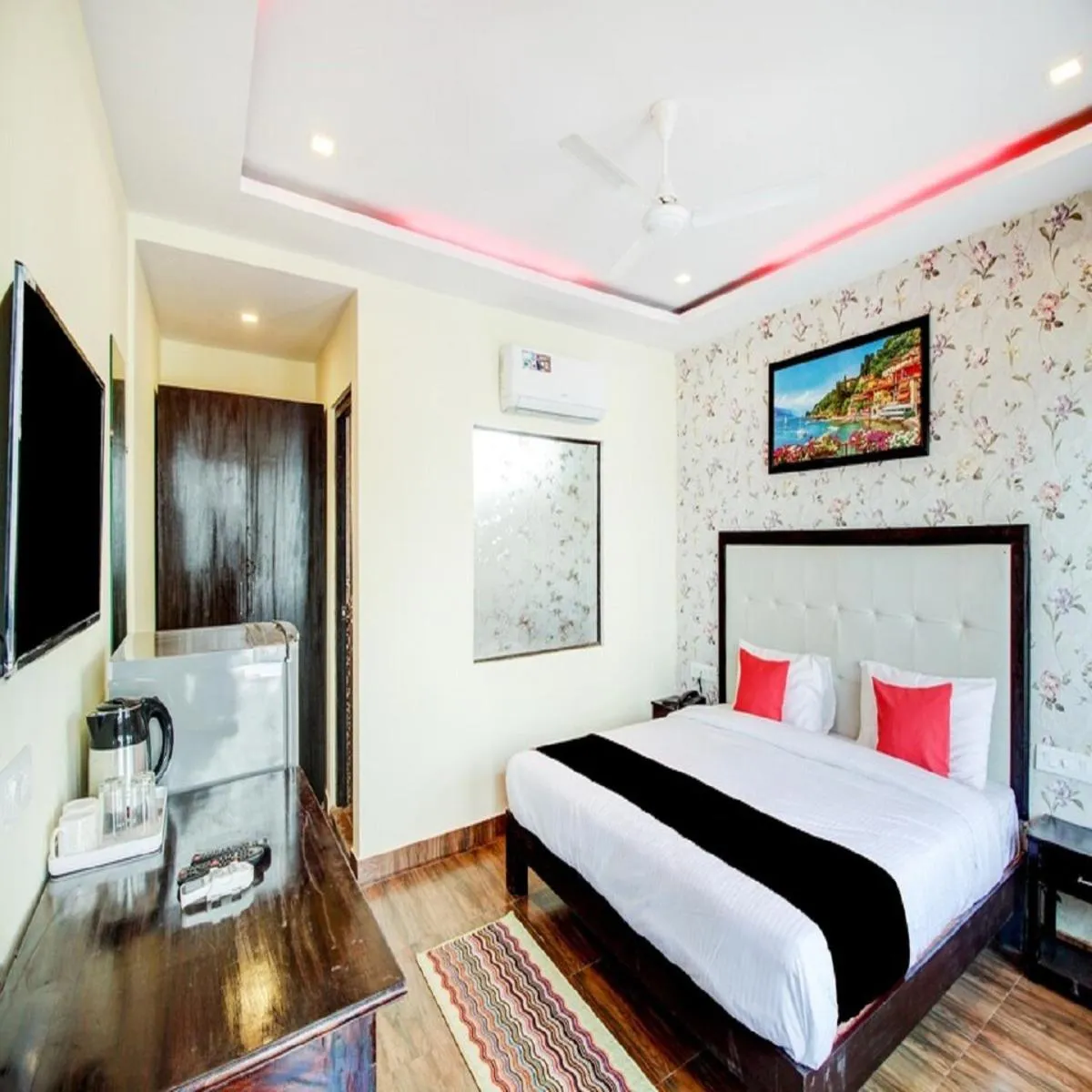 Bed in Sea Shell Beach Cottages & Suites