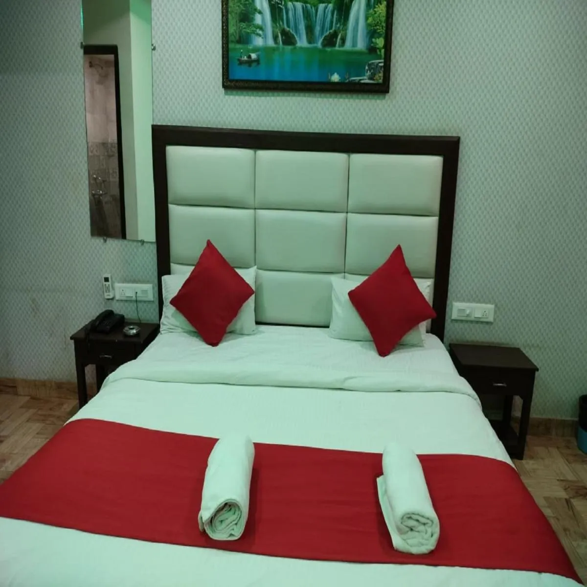 Bed in Sea Shell Beach Cottages & Suites