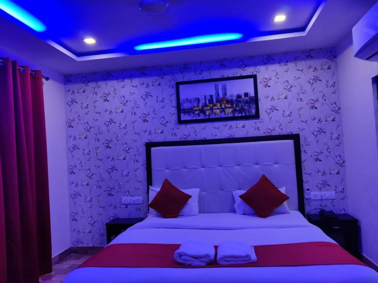 Bed in Sea Shell Beach Cottages & Suites