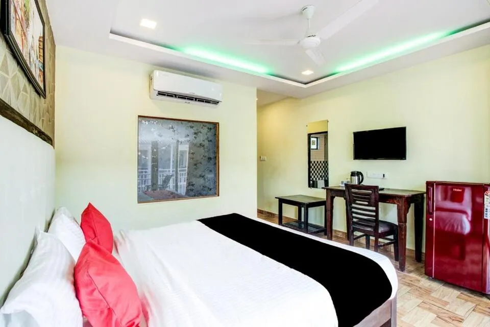 Bedroom, Bed in Sea Shell Beach Cottages & Suites