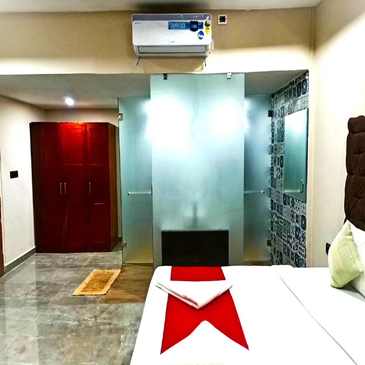 Bed in Sea Shell Beach Cottages & Suites