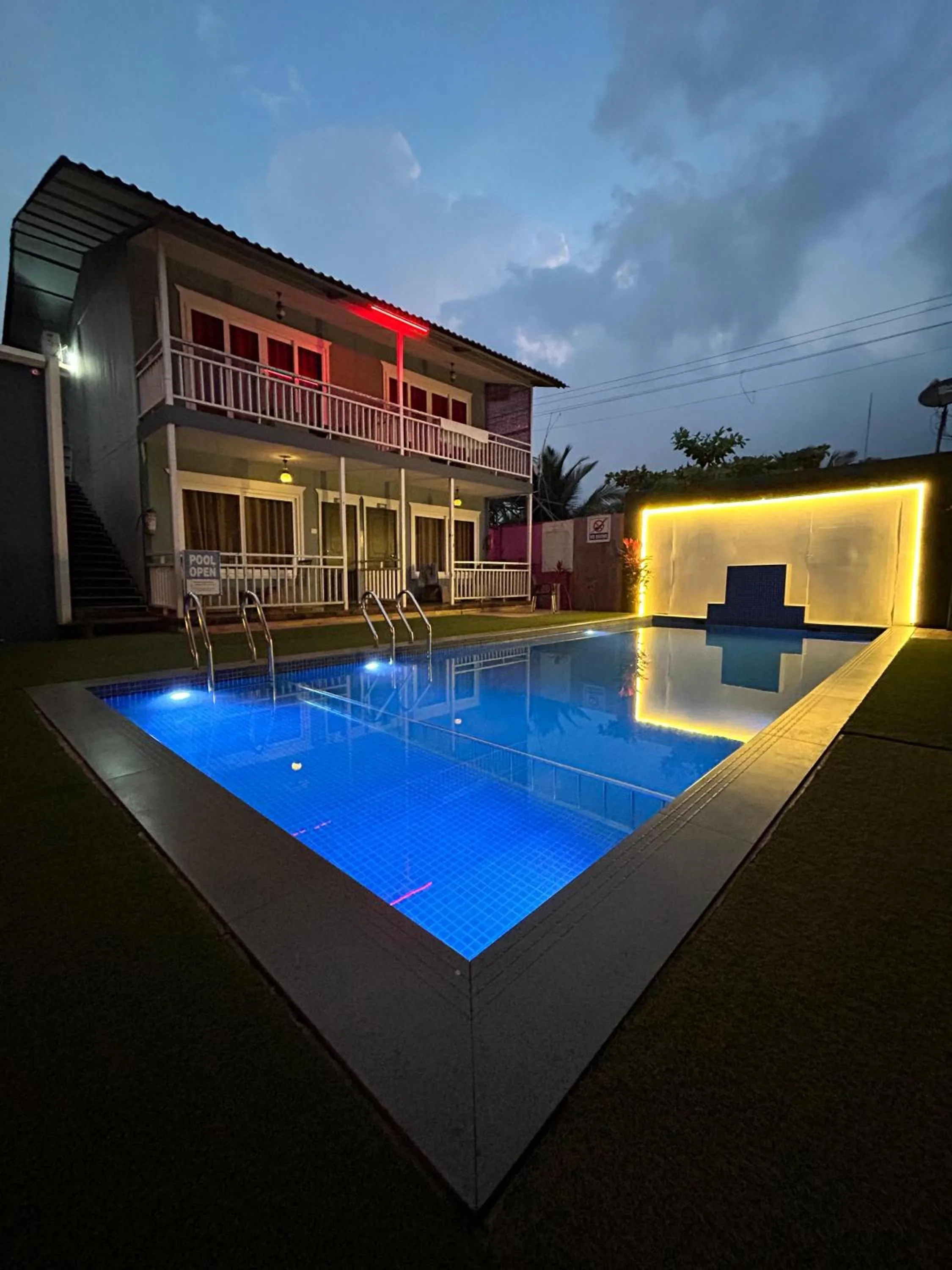 Swimming pool in Sea Shell Beach Cottages & Suites