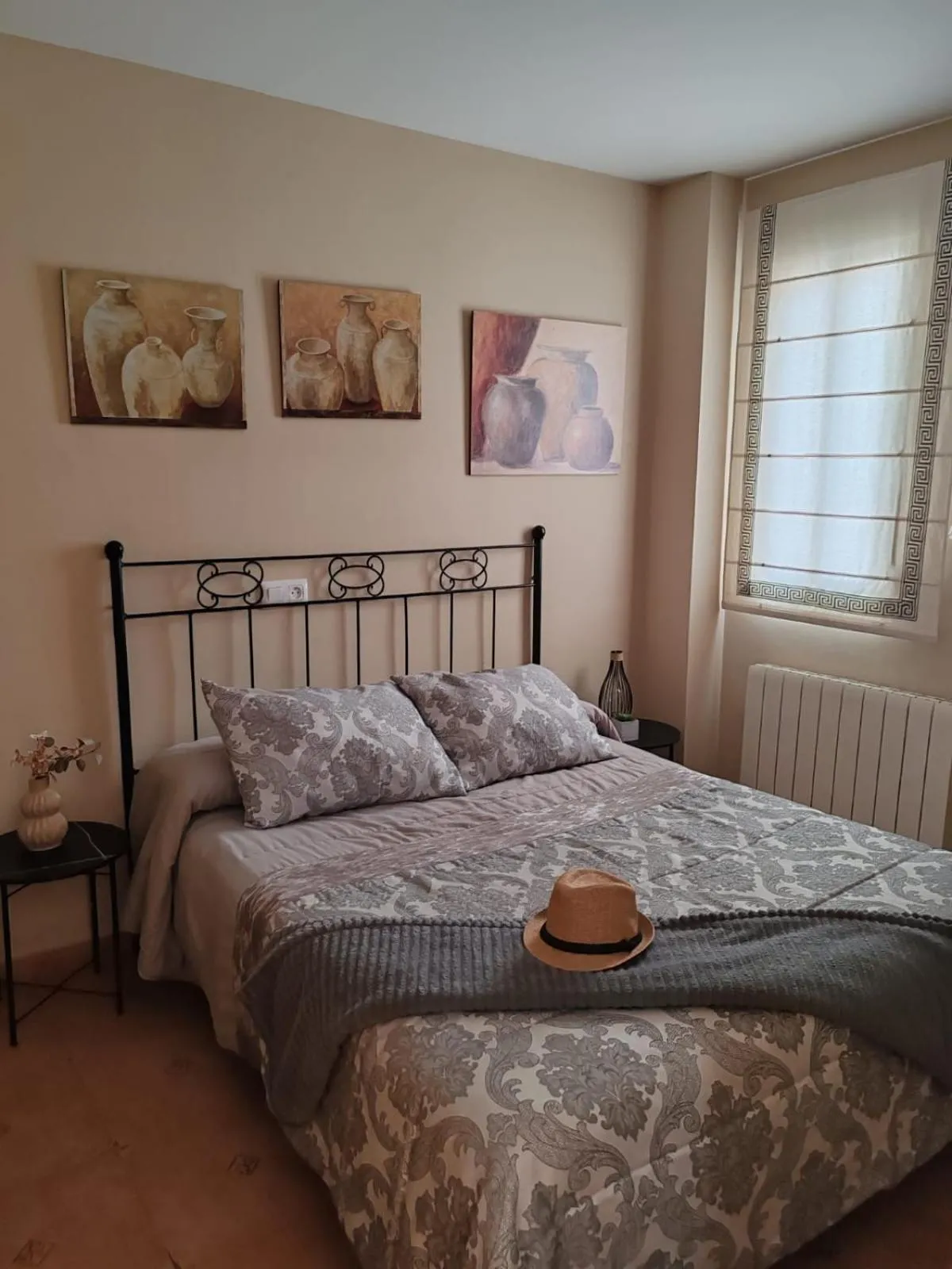 Bedroom, Bed in Ruralguejar