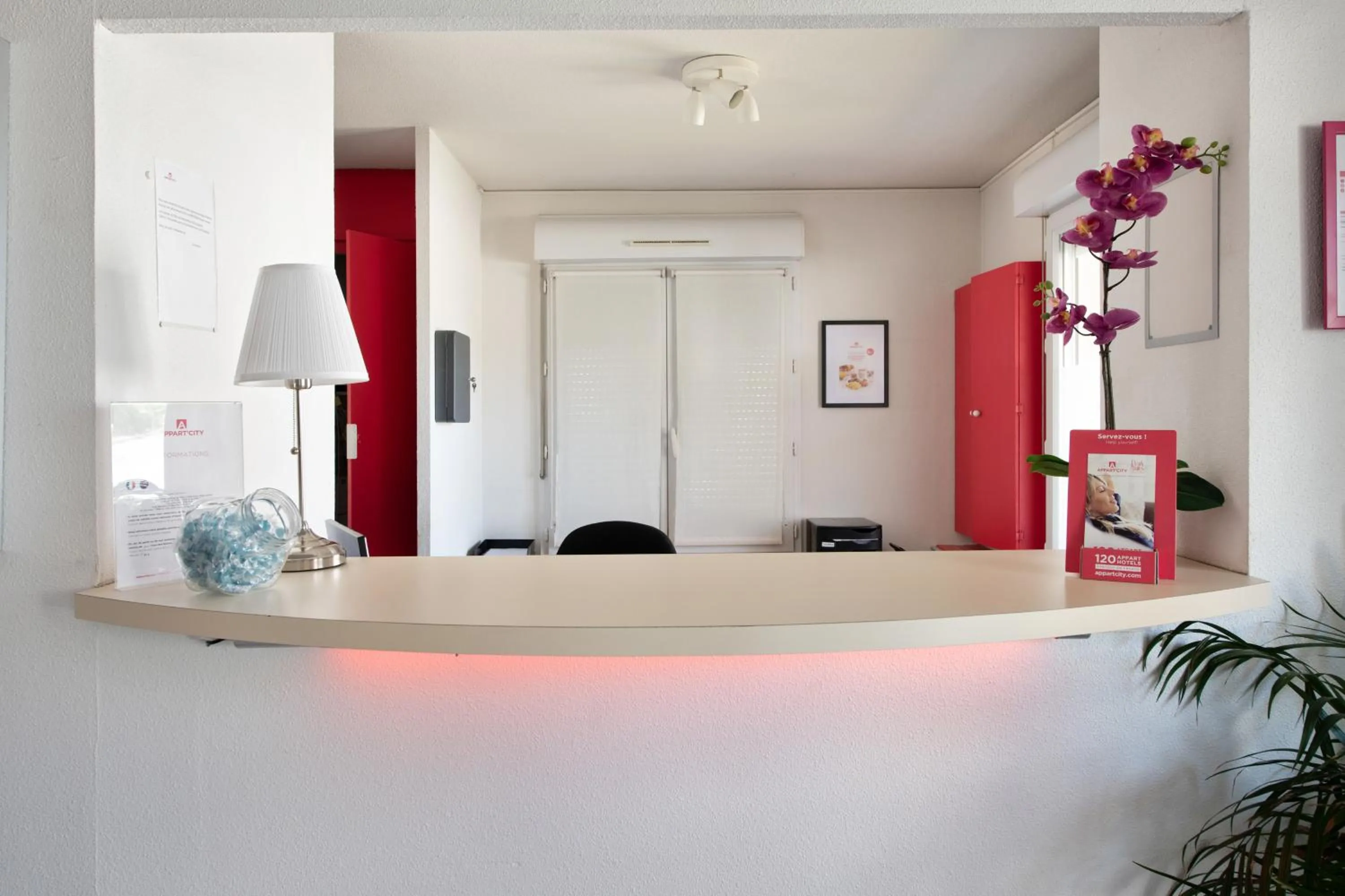 Lobby or reception in Appart'City Classic Dijon - Toison D'Or