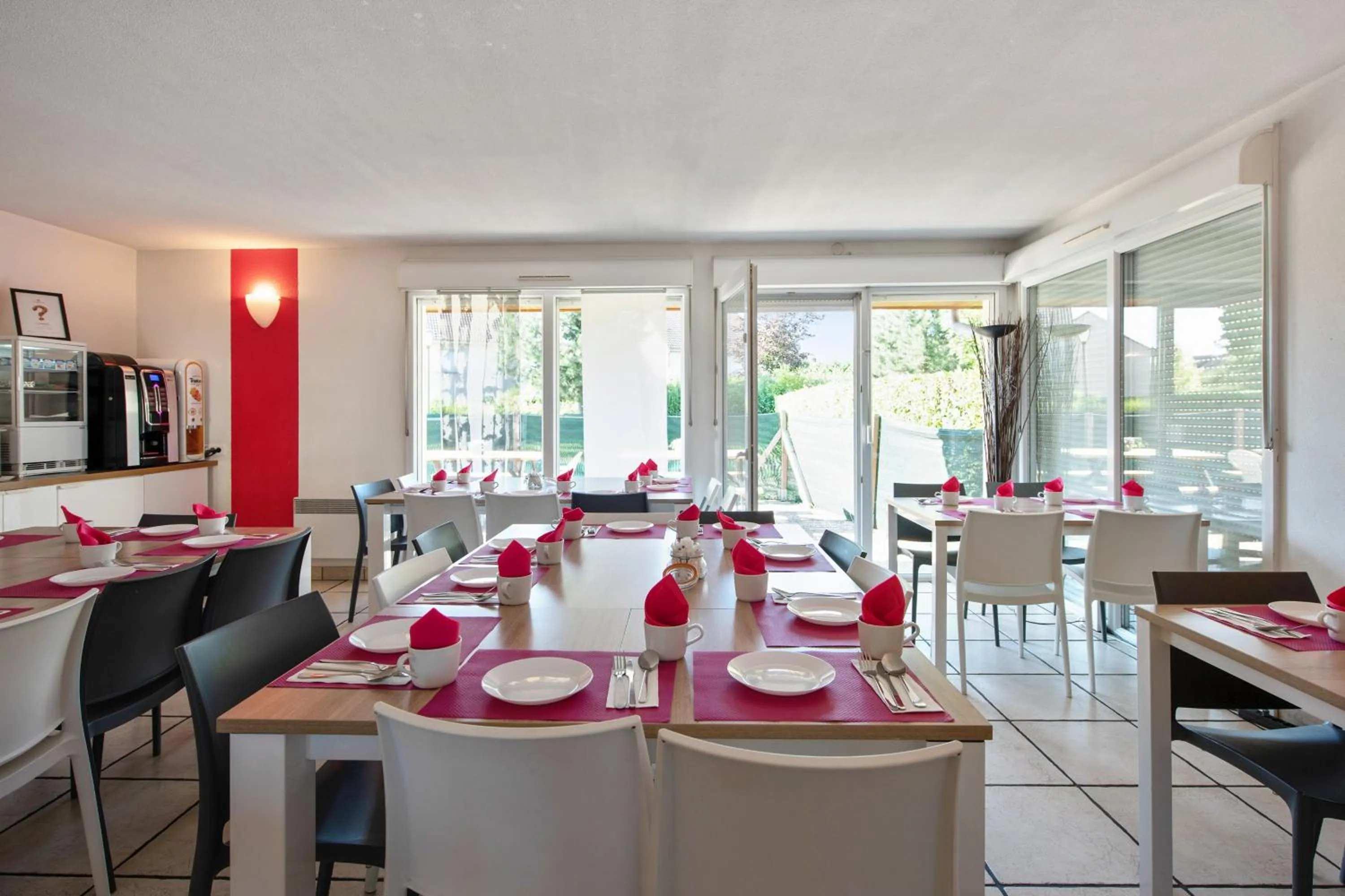 Restaurant/places to eat in Appart'City Classic Dijon - Toison D'Or