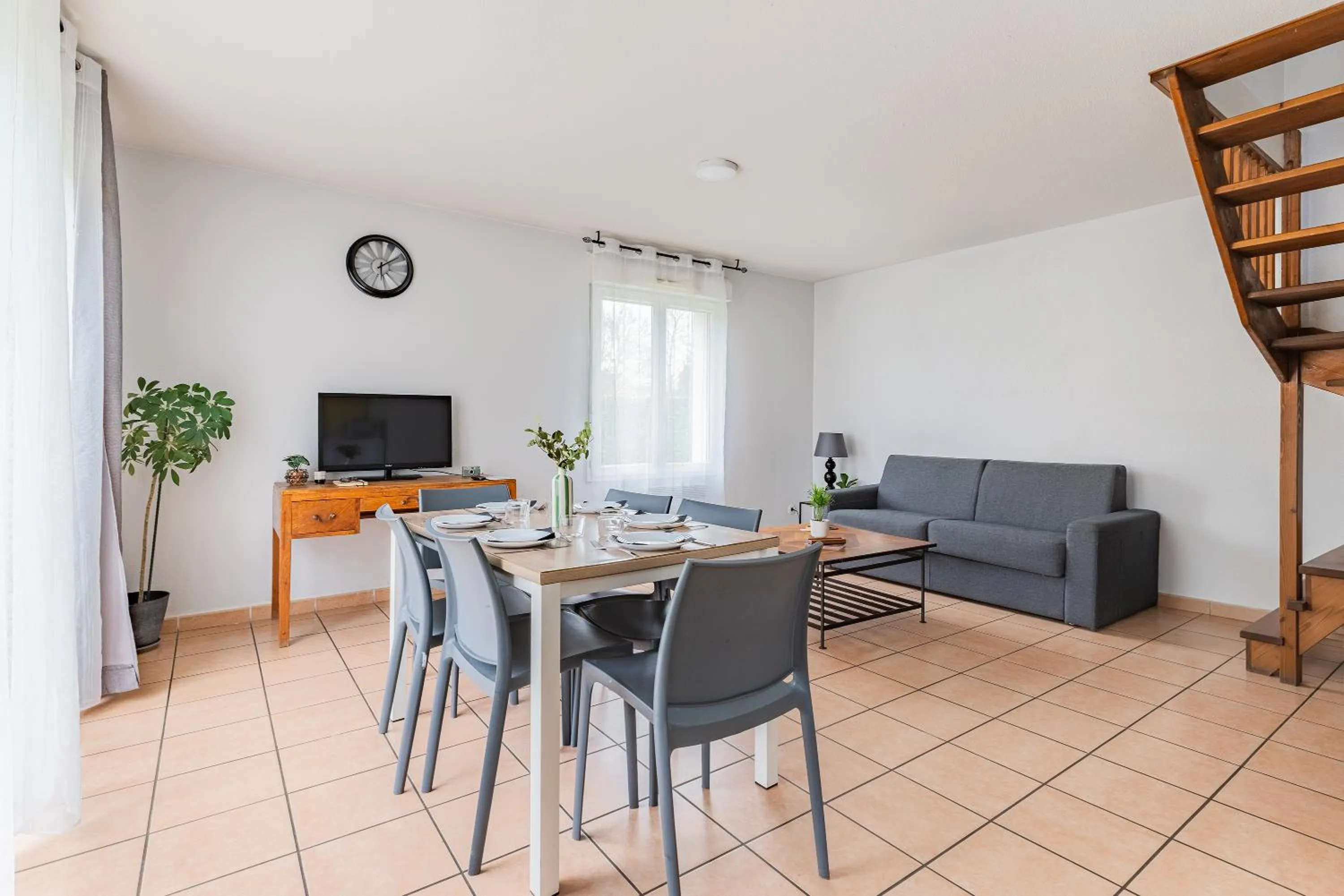 Communal lounge/ TV room in Appart'City Classic Dijon - Toison D'Or