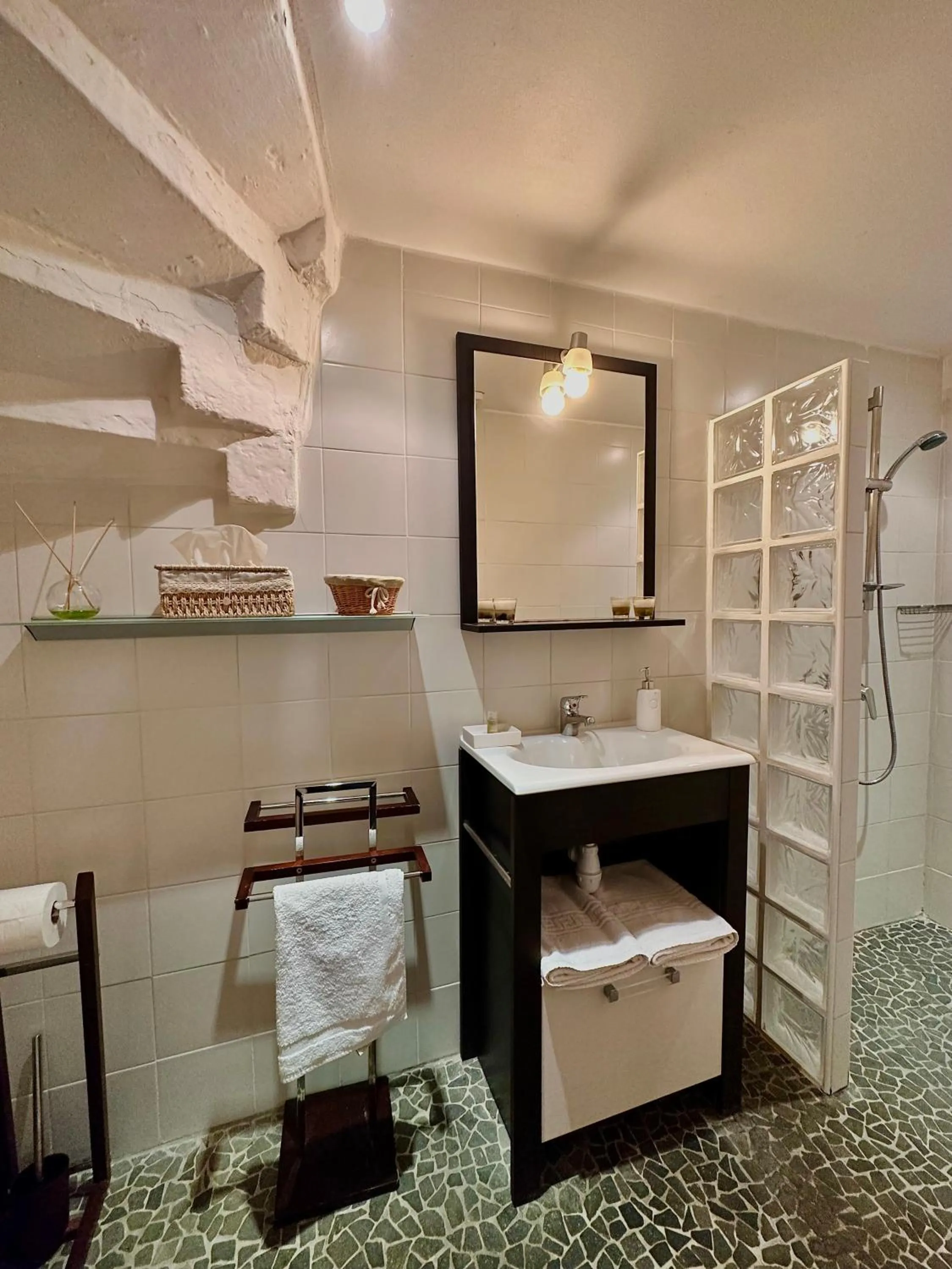 Shower in Lacanepière